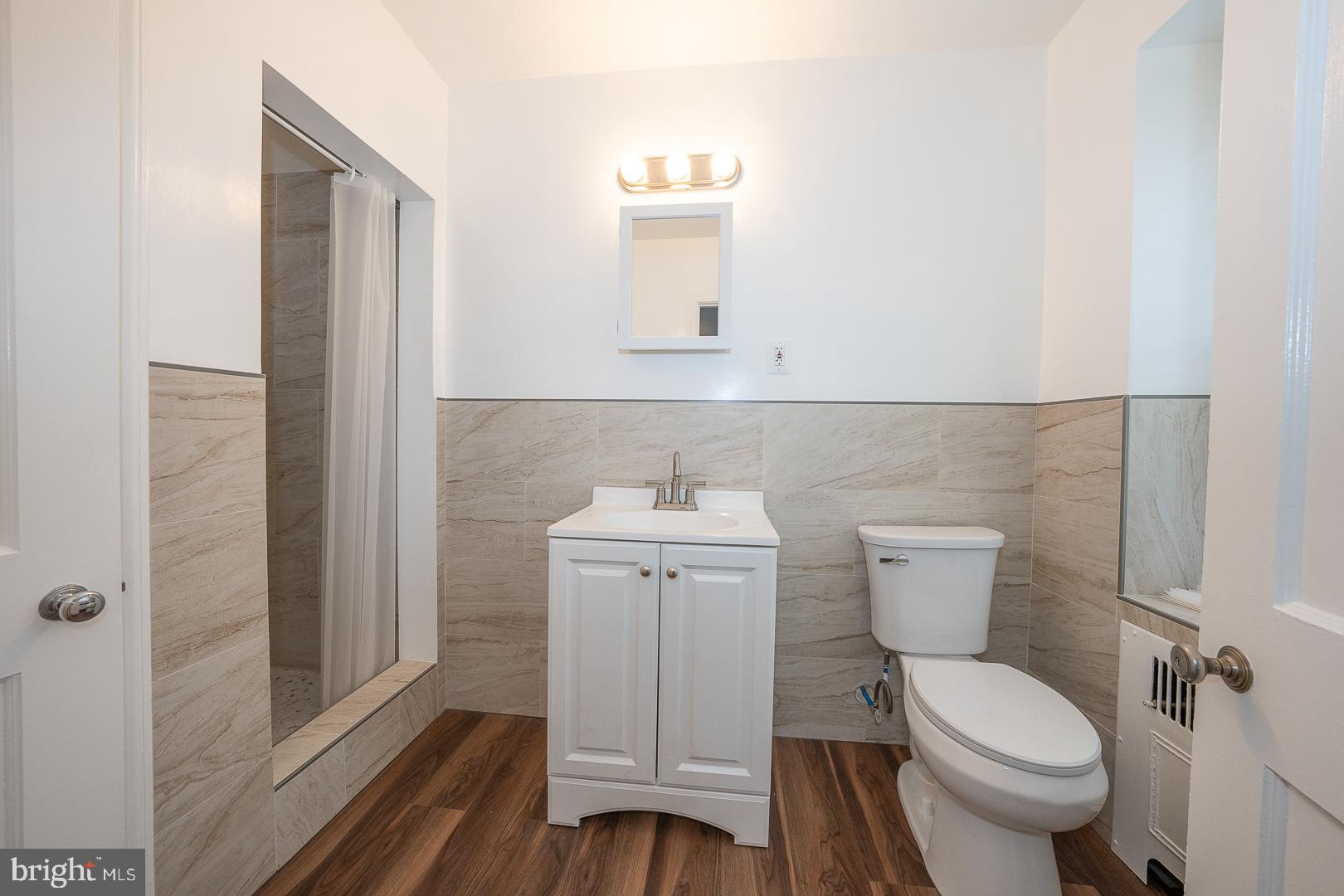 EAST OAK LANE - Residential