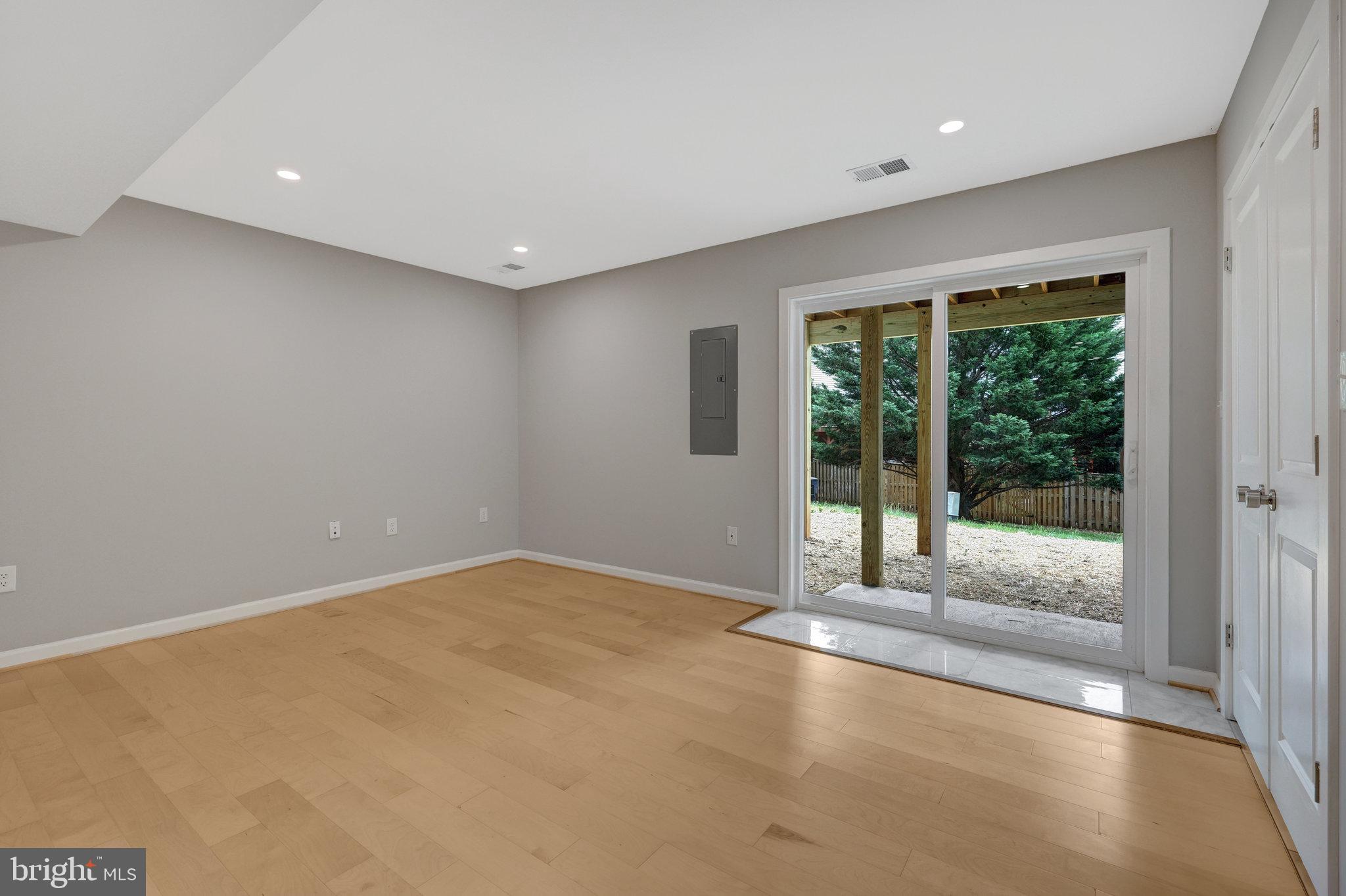 SHEFFIELD MANOR - Residential