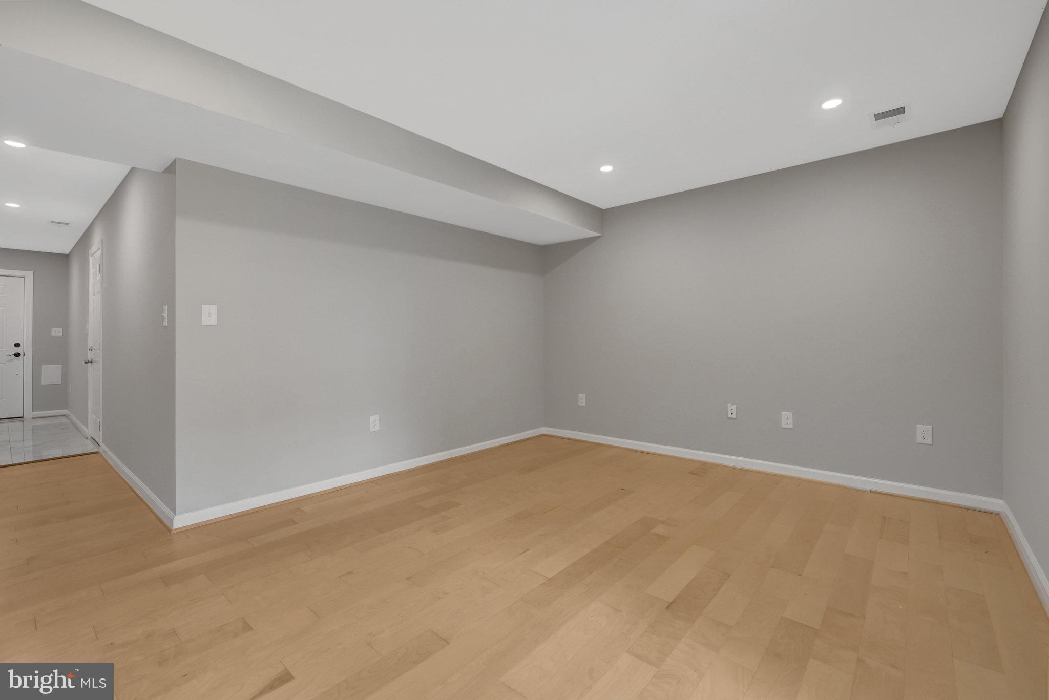 SHEFFIELD MANOR - Residential