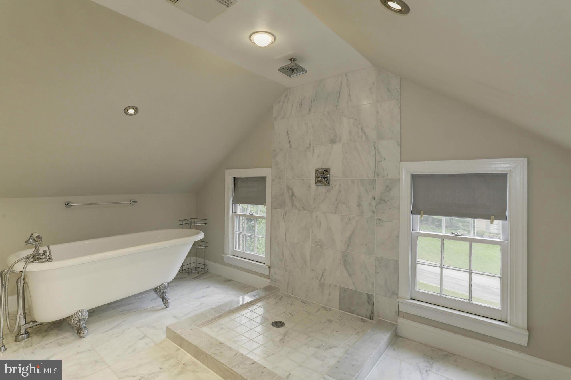 BRADLEY MANOR - Residential