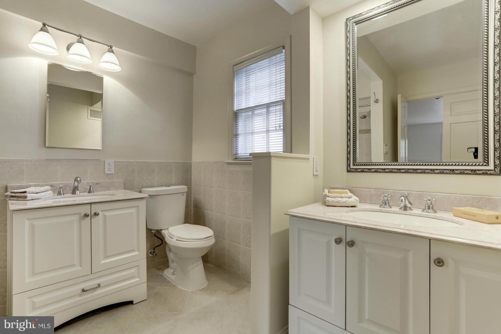 BRADLEY MANOR - Residential