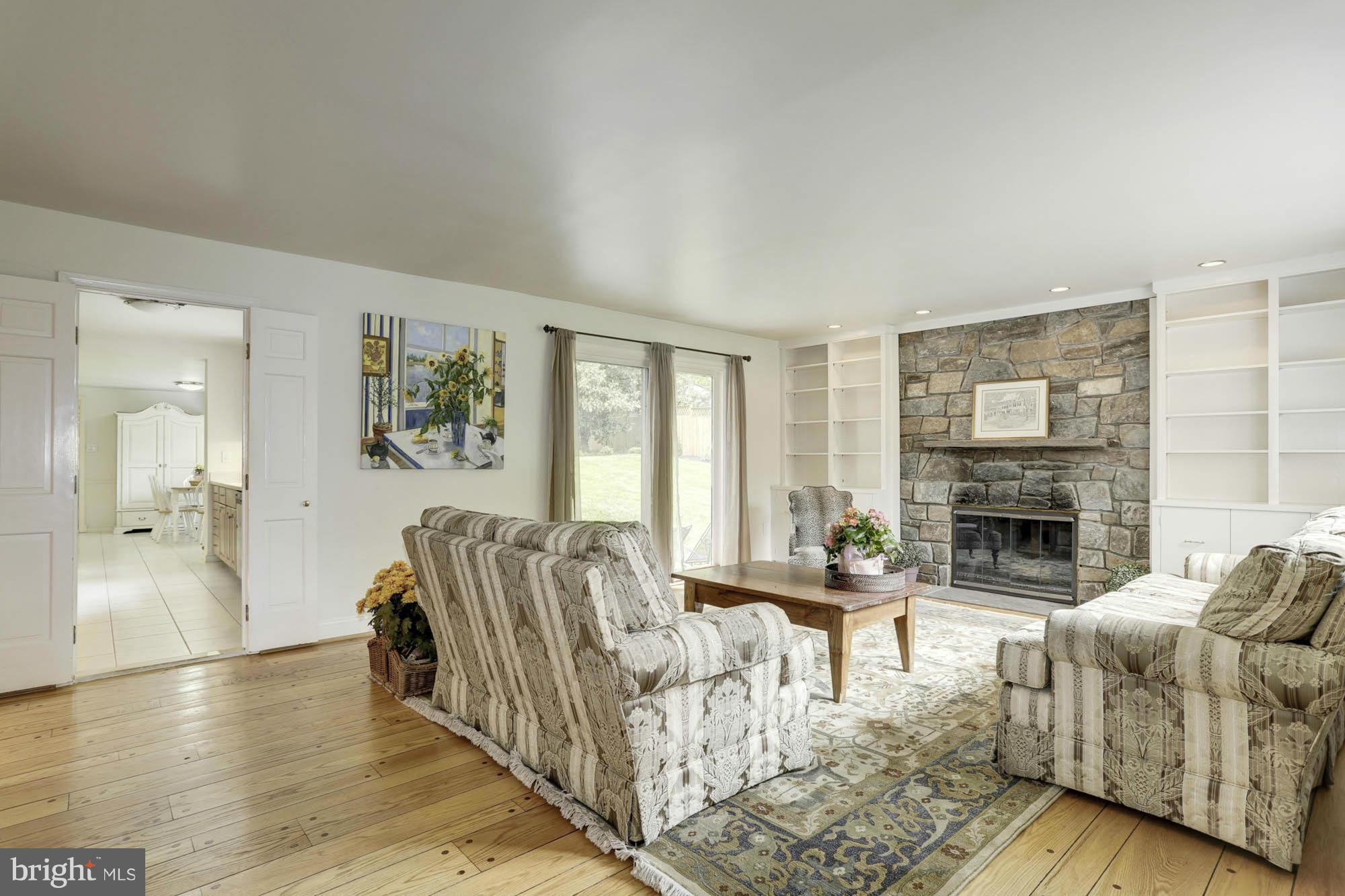 BRADLEY MANOR - Residential