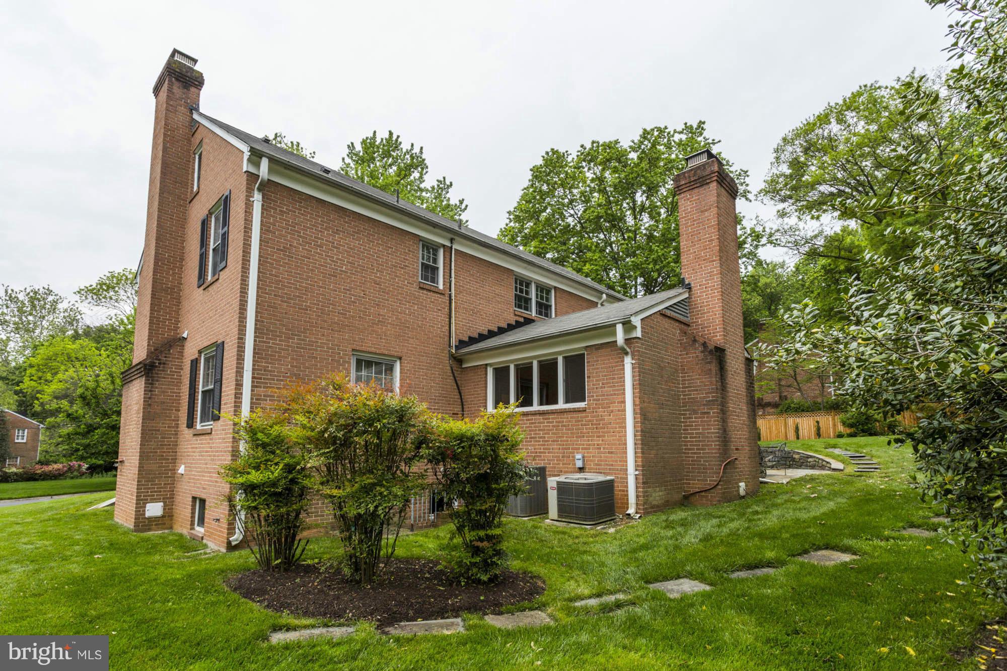 BRADLEY MANOR - Residential