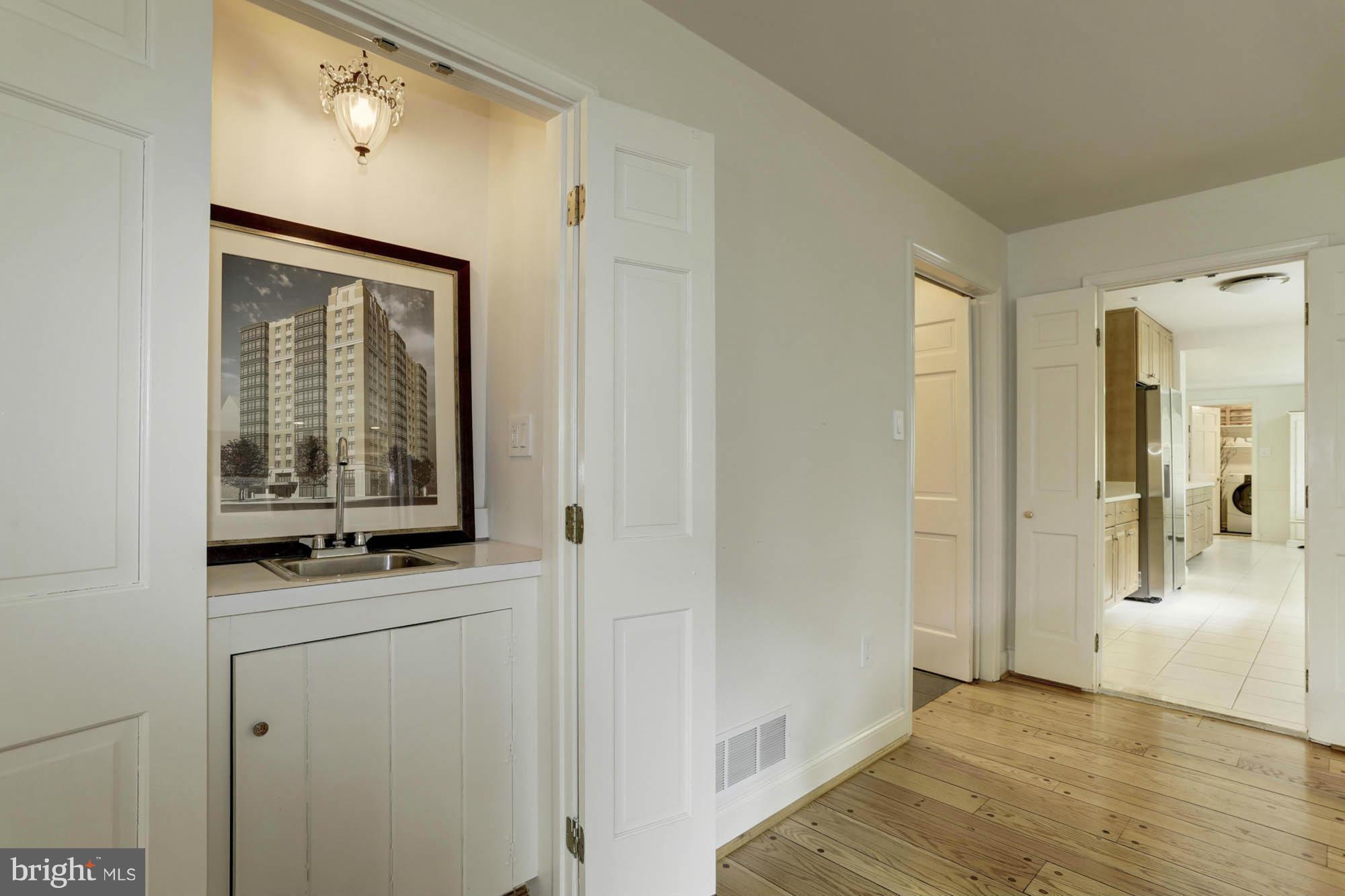 BRADLEY MANOR - Residential