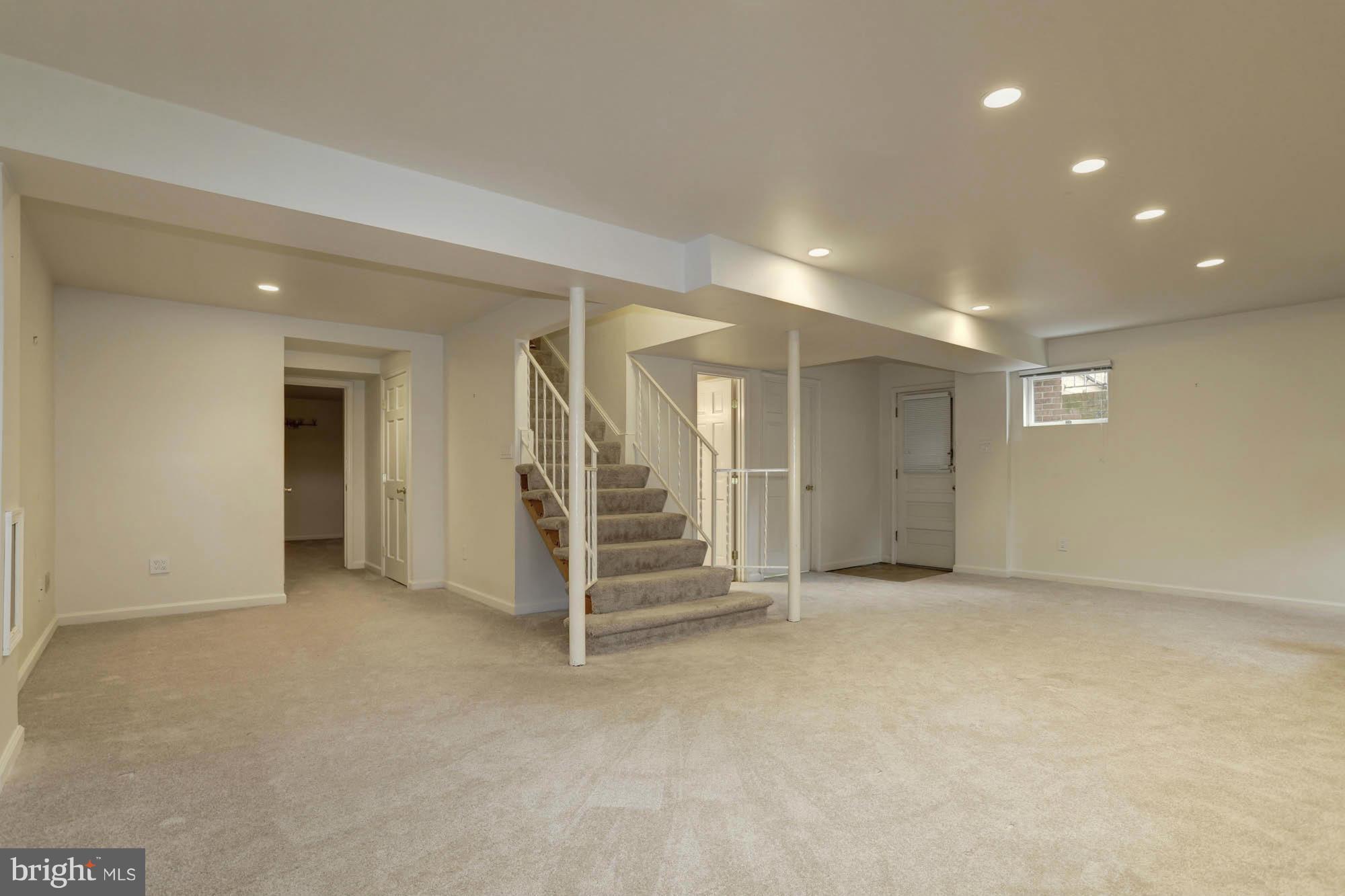 BRADLEY MANOR - Residential