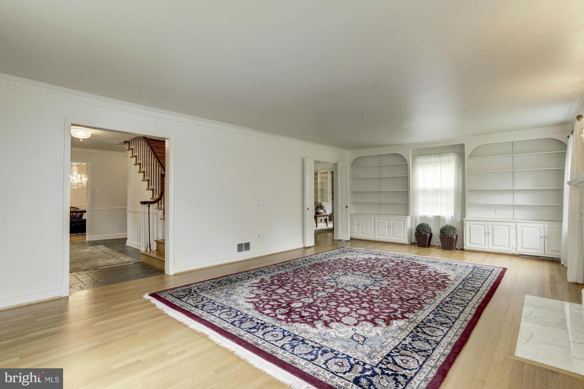 BRADLEY MANOR - Residential