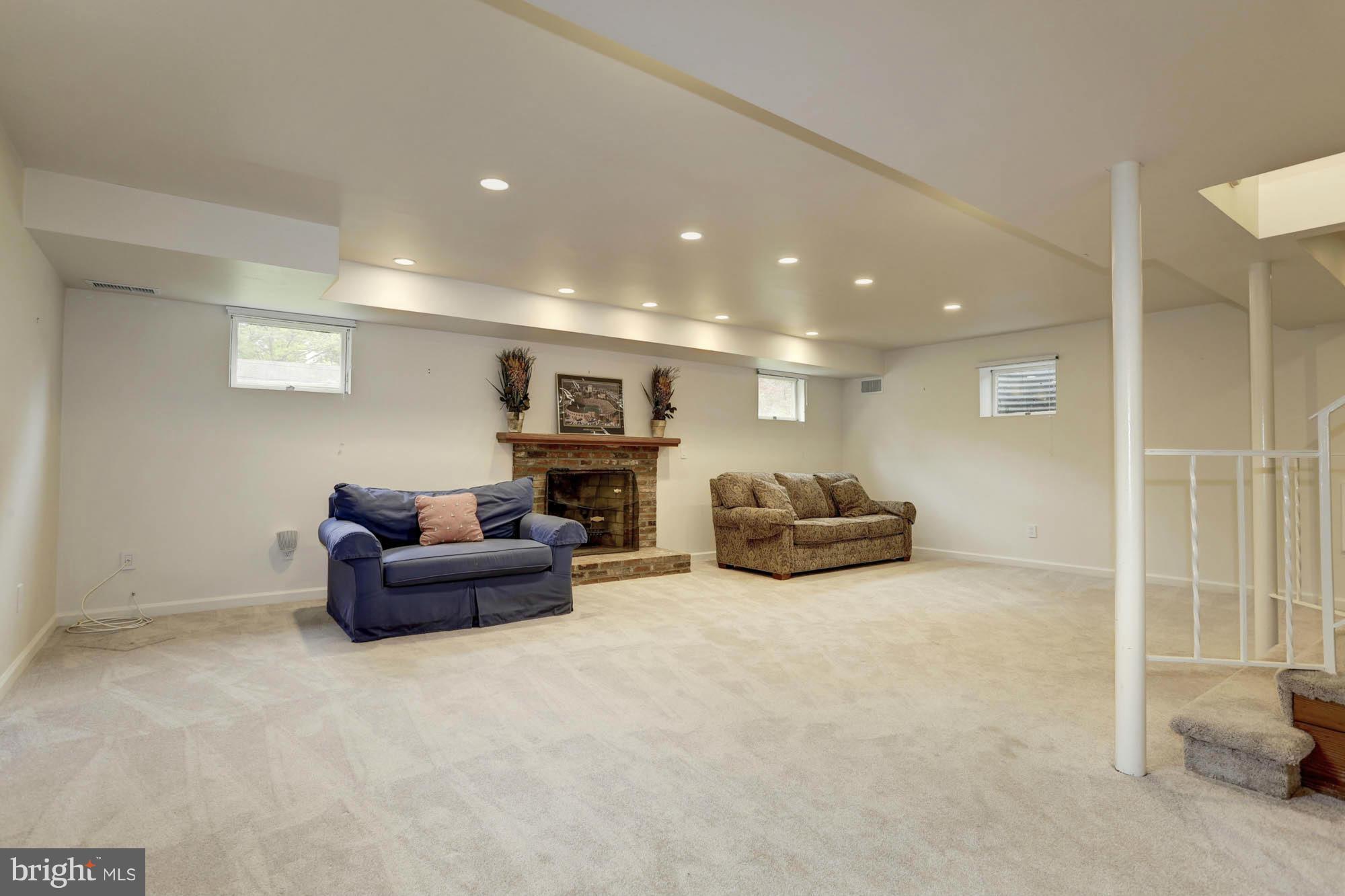 BRADLEY MANOR - Residential