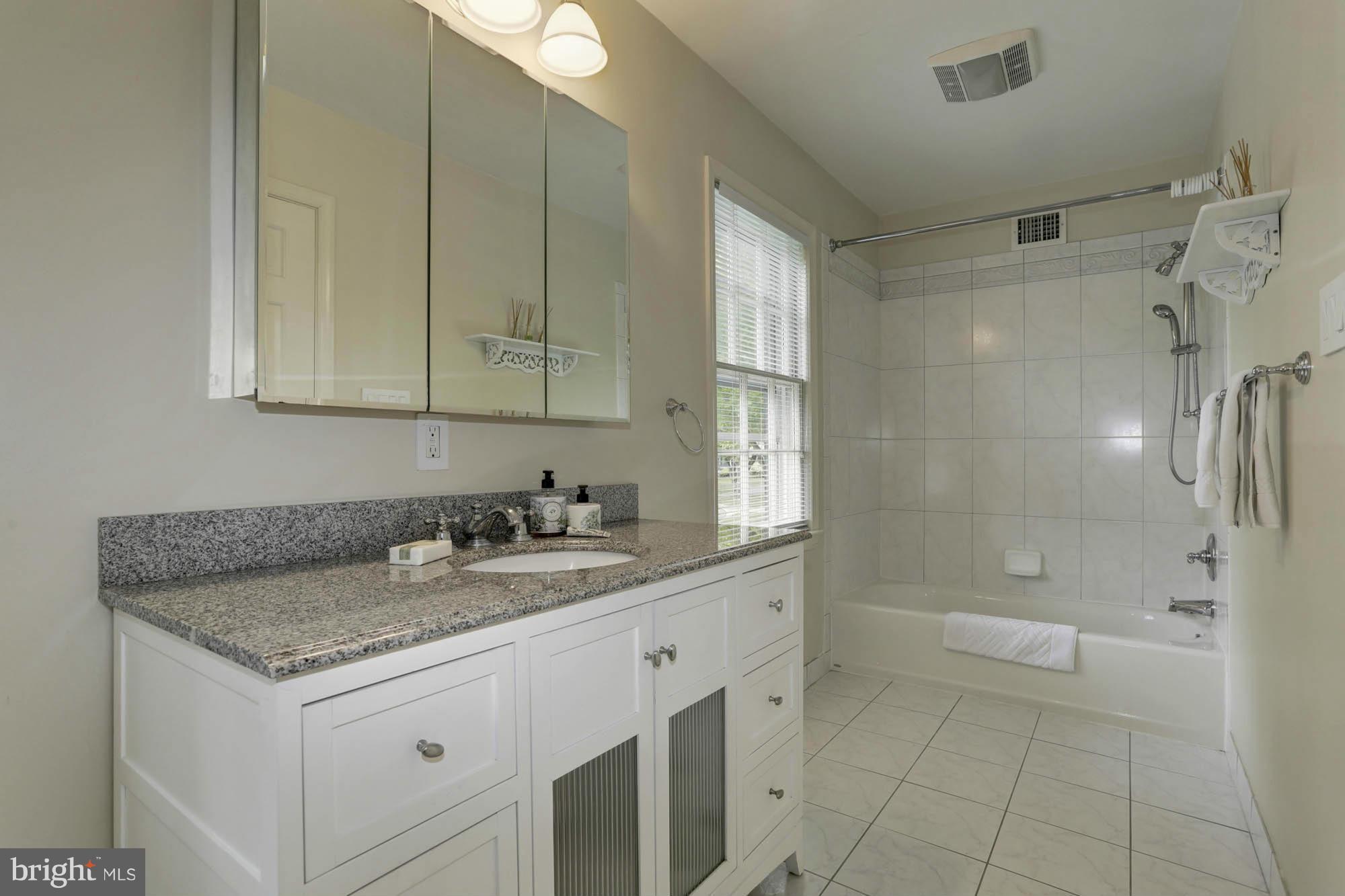 BRADLEY MANOR - Residential