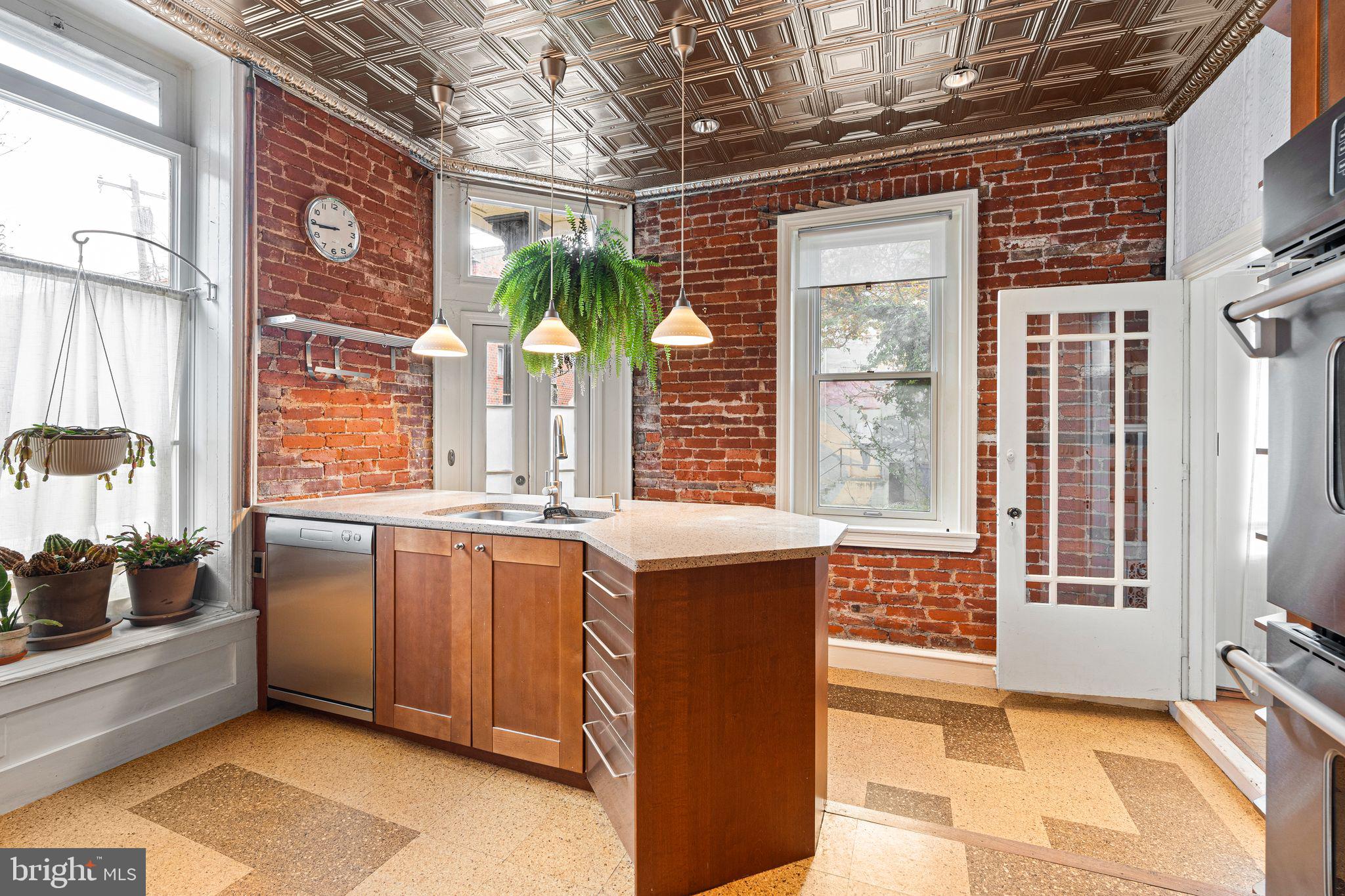 FAIRMOUNT - Residential