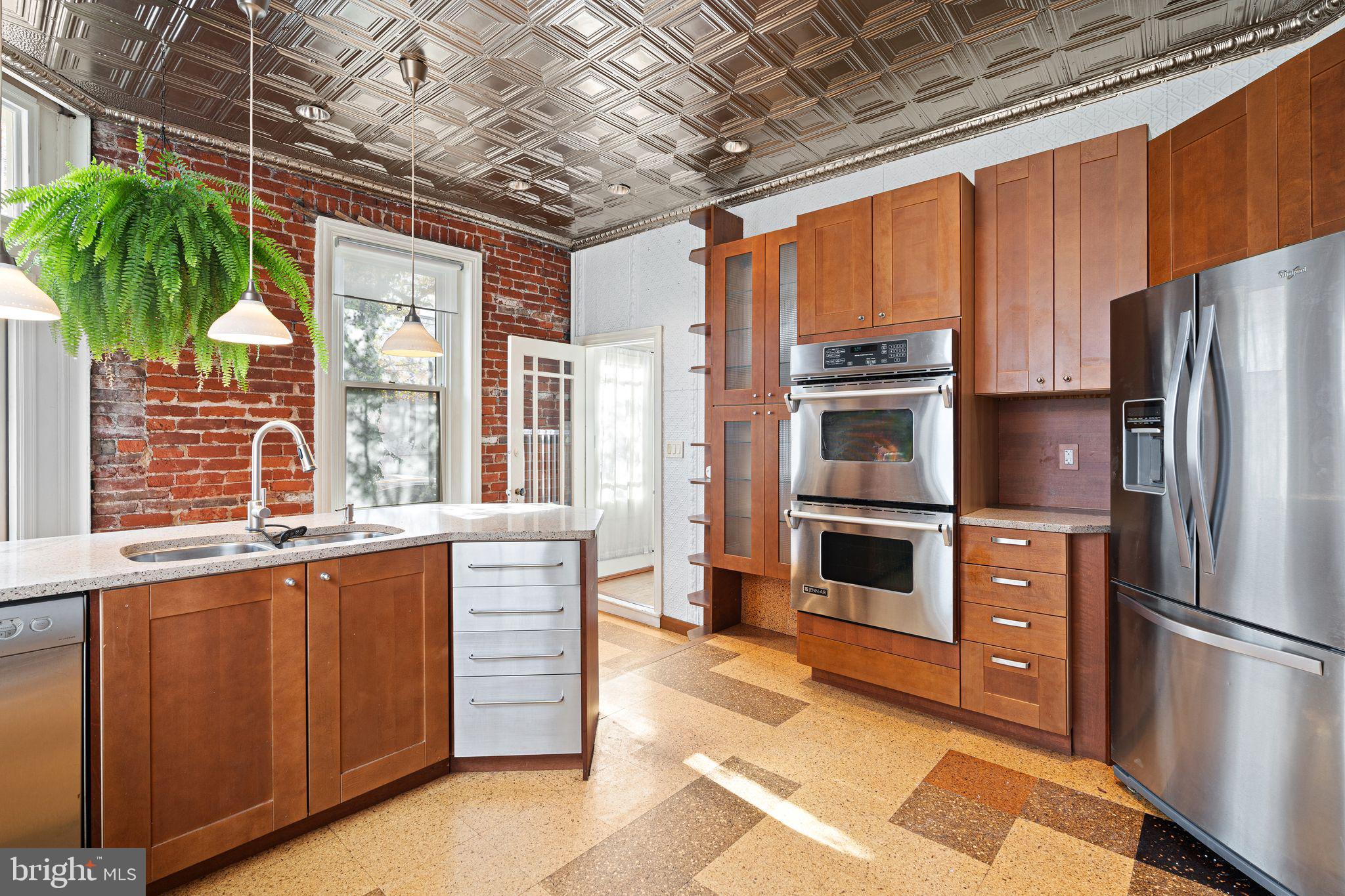 FAIRMOUNT - Residential