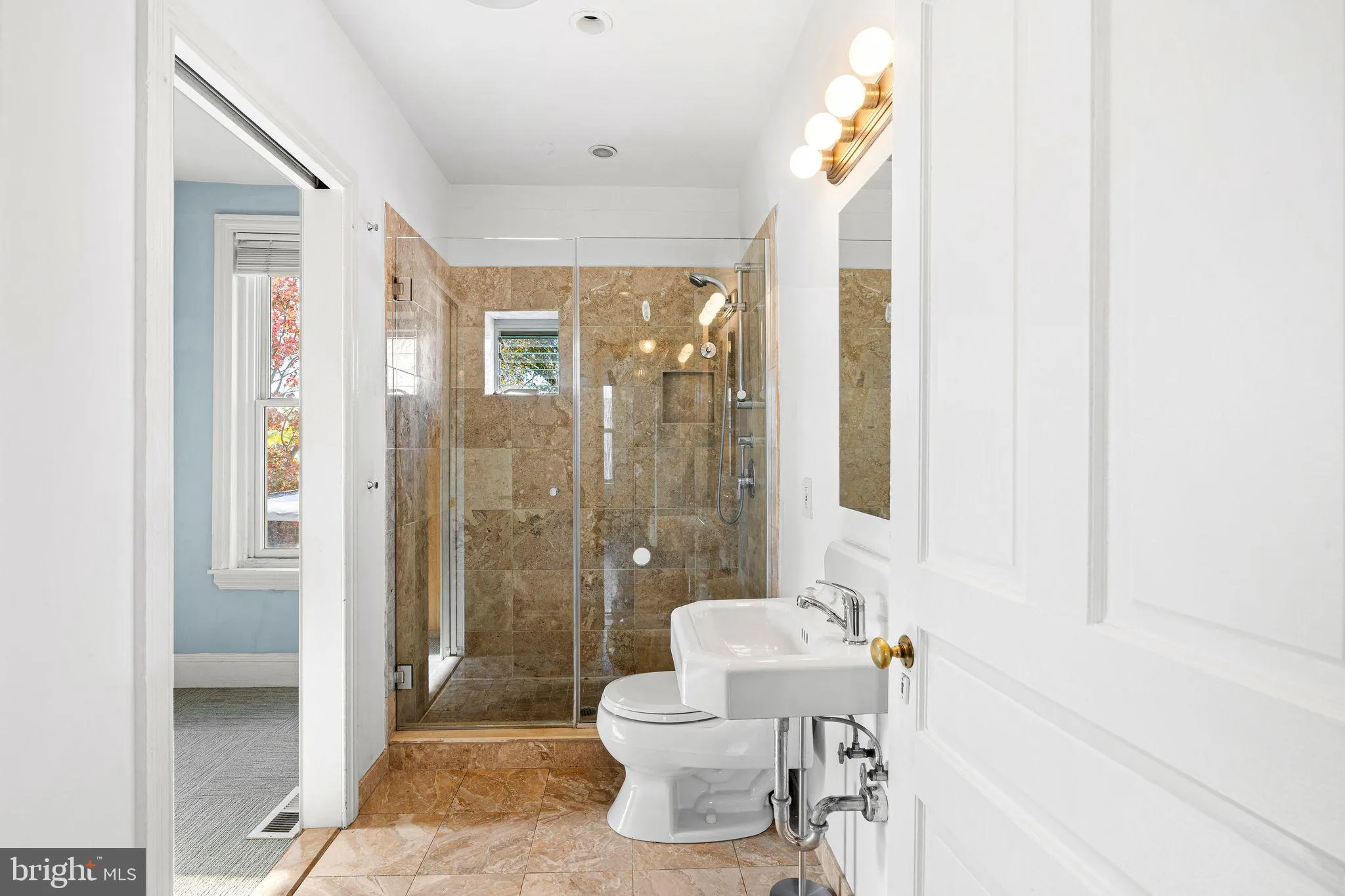 Philadelphia, Pennsylvania 19130, United States, 2 Bedrooms Bedrooms, ,3 BathroomsBathrooms,Residential,Active,244228