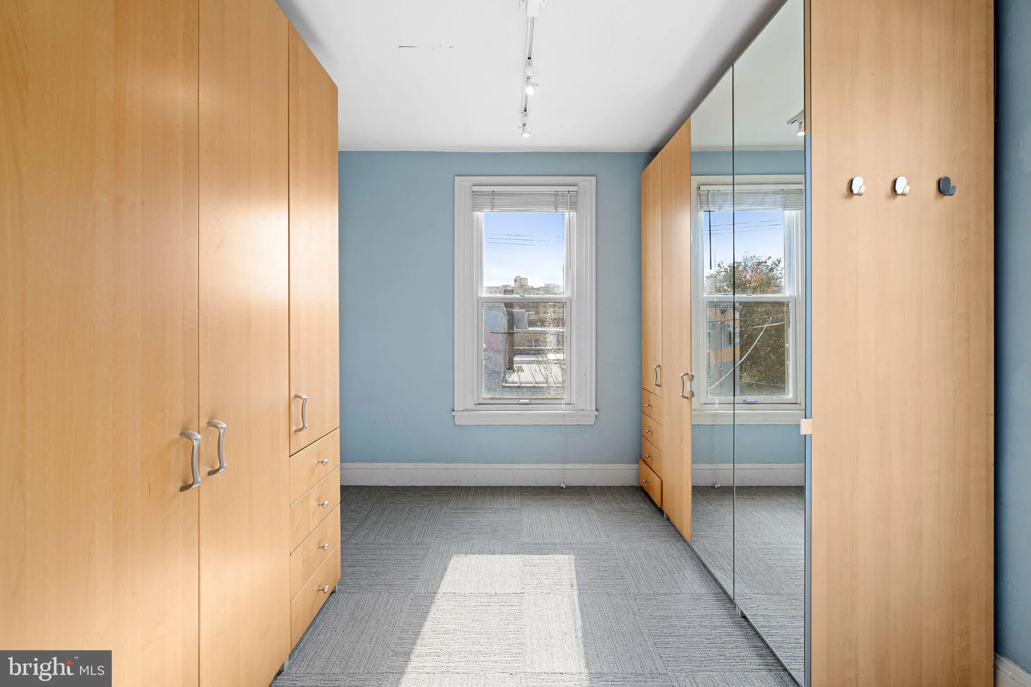 Philadelphia, Pennsylvania 19130, United States, 2 Bedrooms Bedrooms, ,3 BathroomsBathrooms,Residential,Active,244228