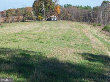 SLIM CHANCE ACRES - Land