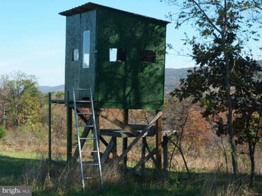 SLIM CHANCE ACRES - Land