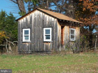 SLIM CHANCE ACRES - Land