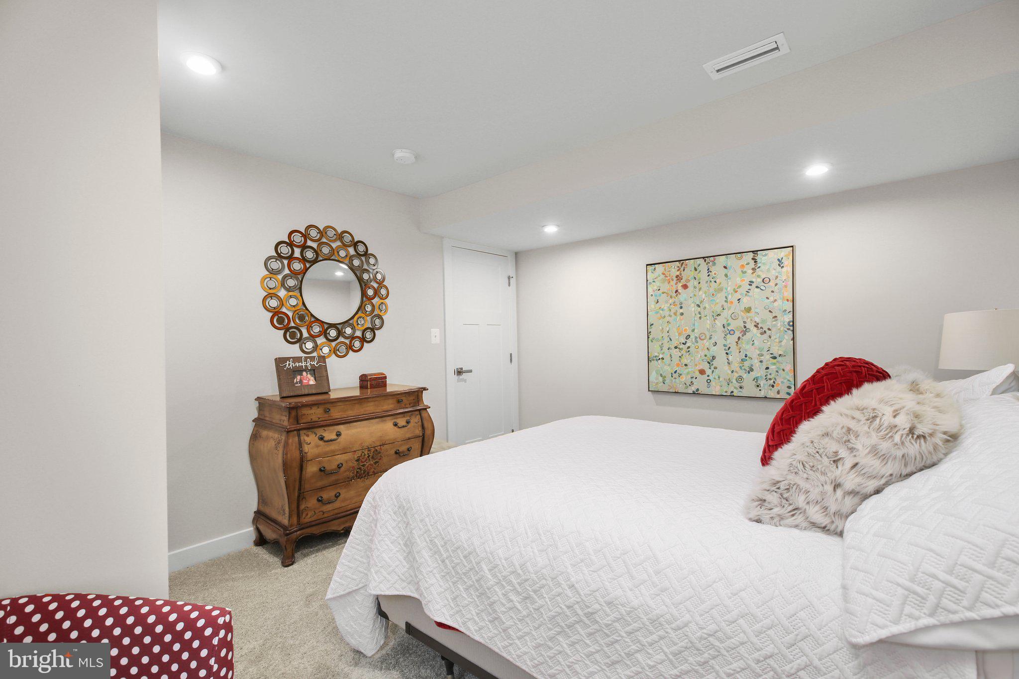 FREDERICKSBURG - Residential