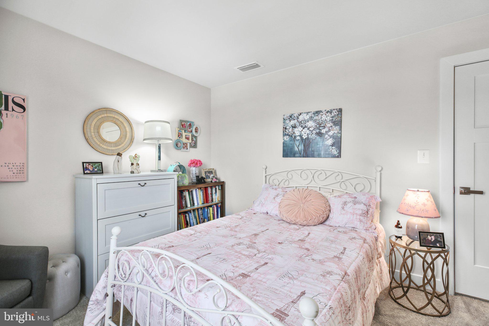 FREDERICKSBURG - Residential