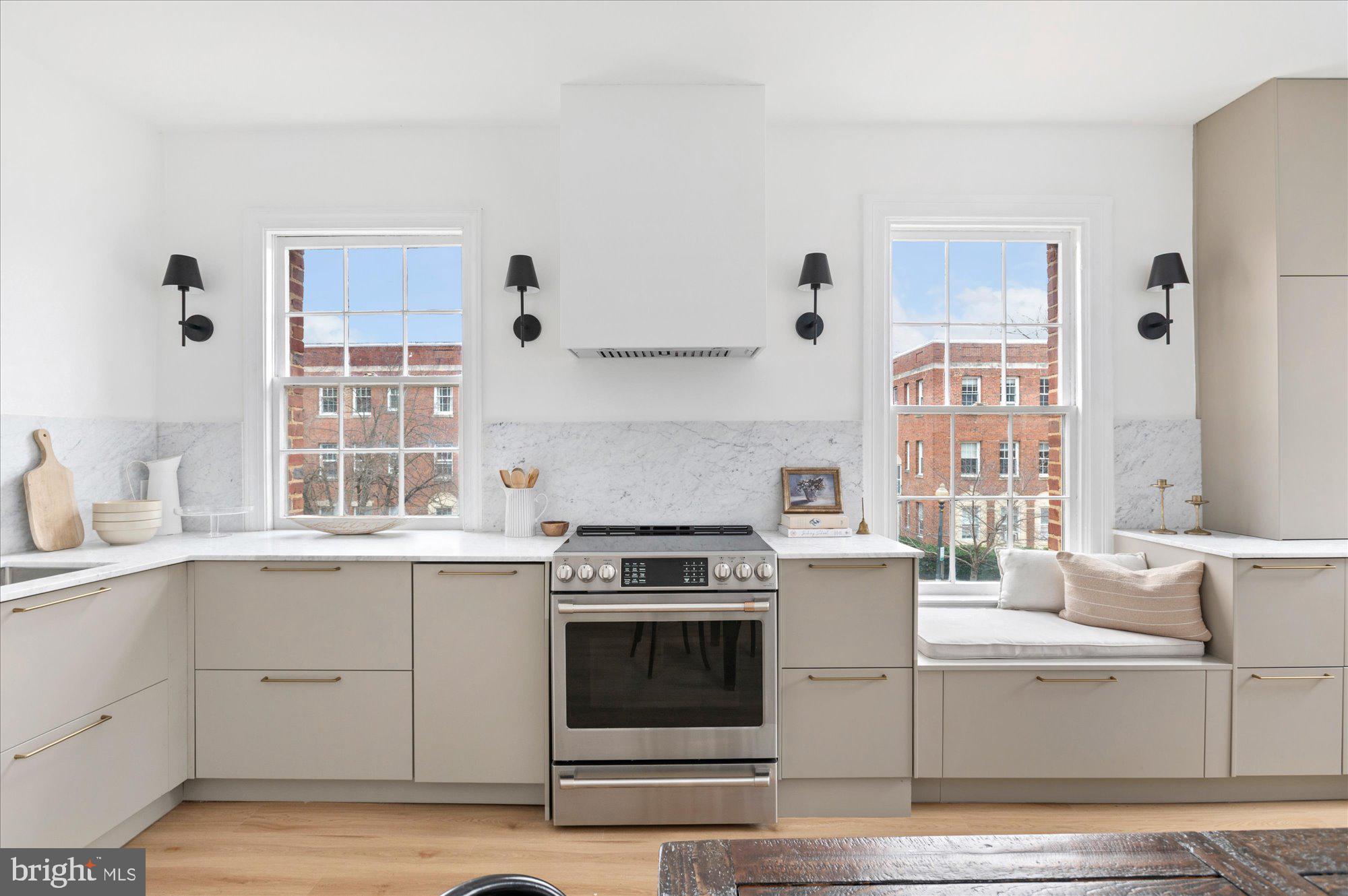 2527 Q STREET NW 202