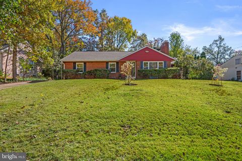 Photo of 3122 Helsel Drive, SILVER SPRING, MD 20906 (MLS # MDMC2204266)
