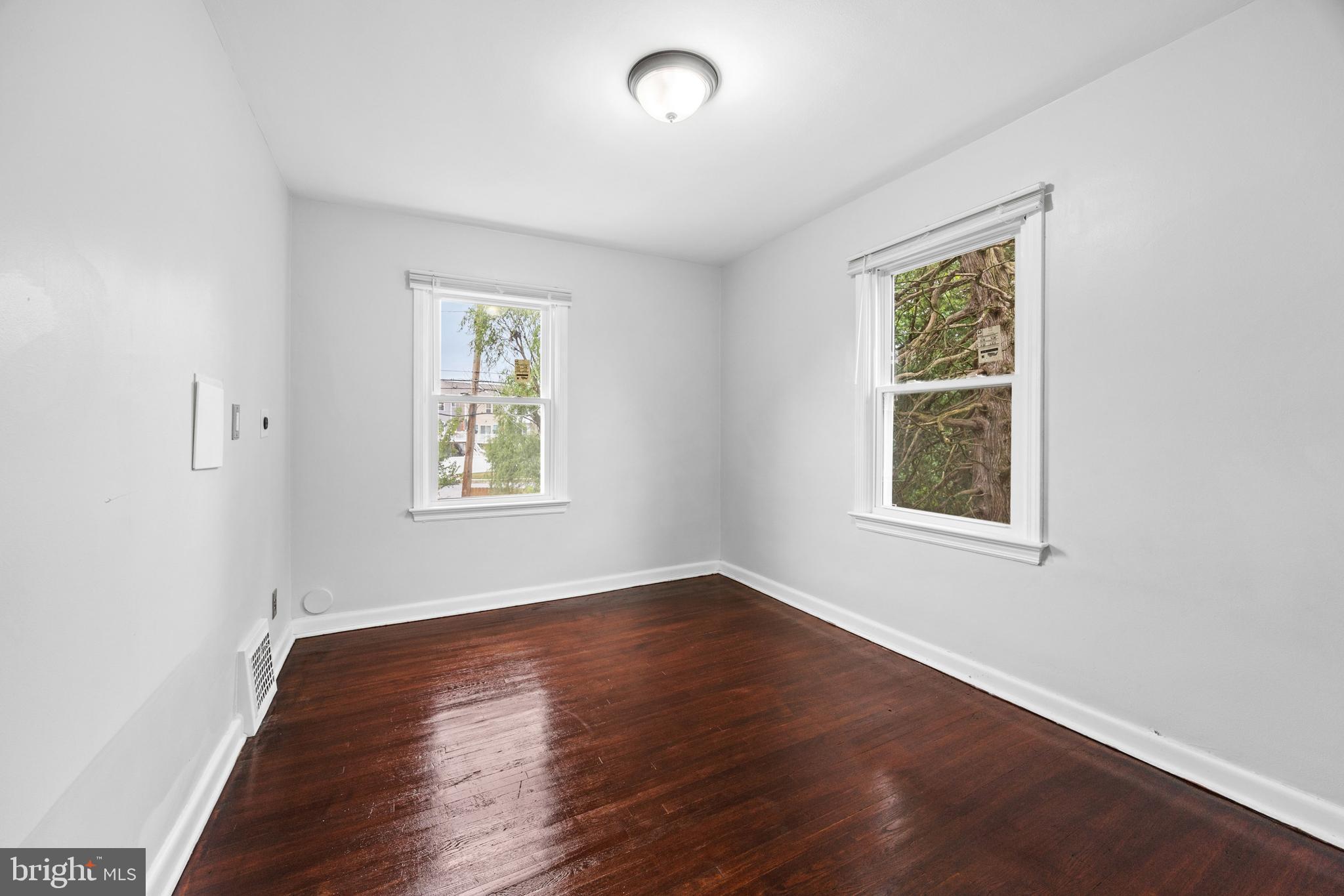 HAMILTON PARK - Residential