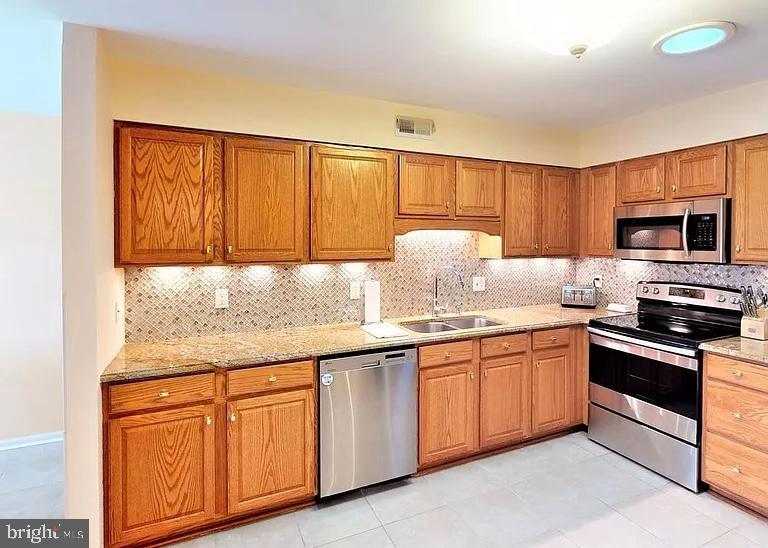 1347 E THATCHER ROAD