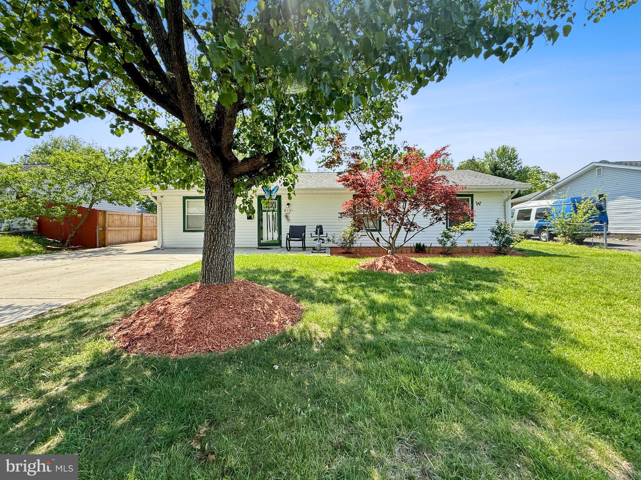 814 S FILBERT COURT