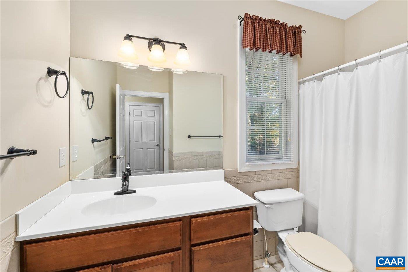 THE OAKS - Residential