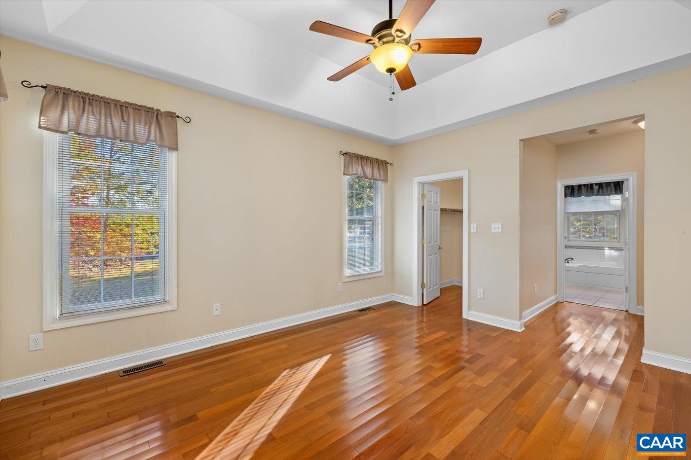 THE OAKS - Residential