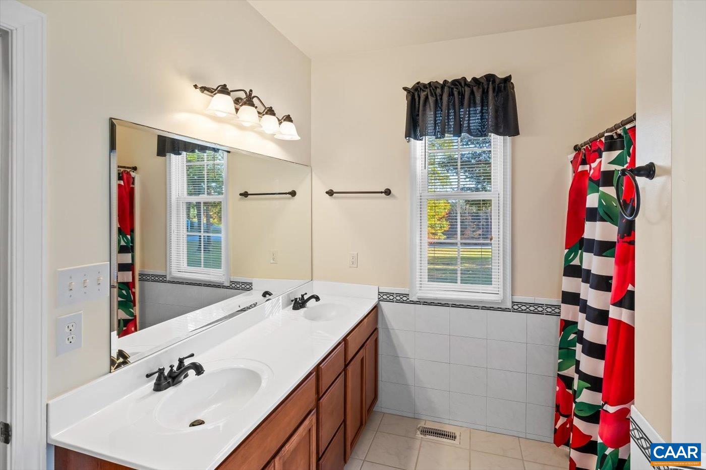 THE OAKS - Residential