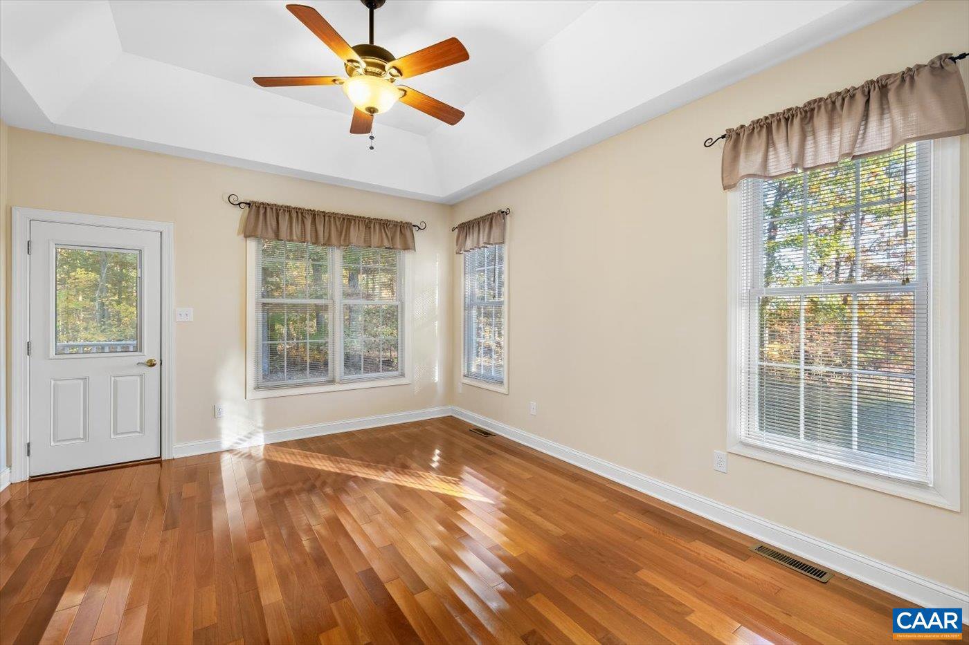 THE OAKS - Residential