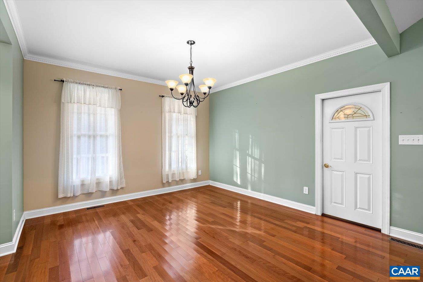 THE OAKS - Residential