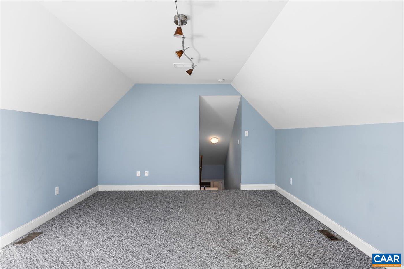 THE OAKS - Residential