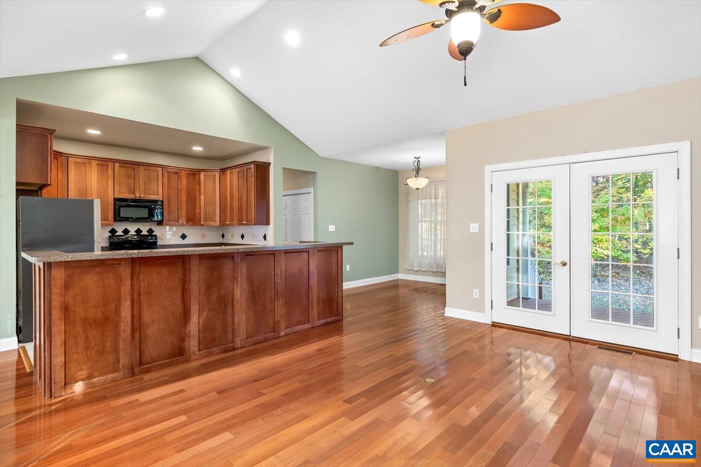 THE OAKS - Residential