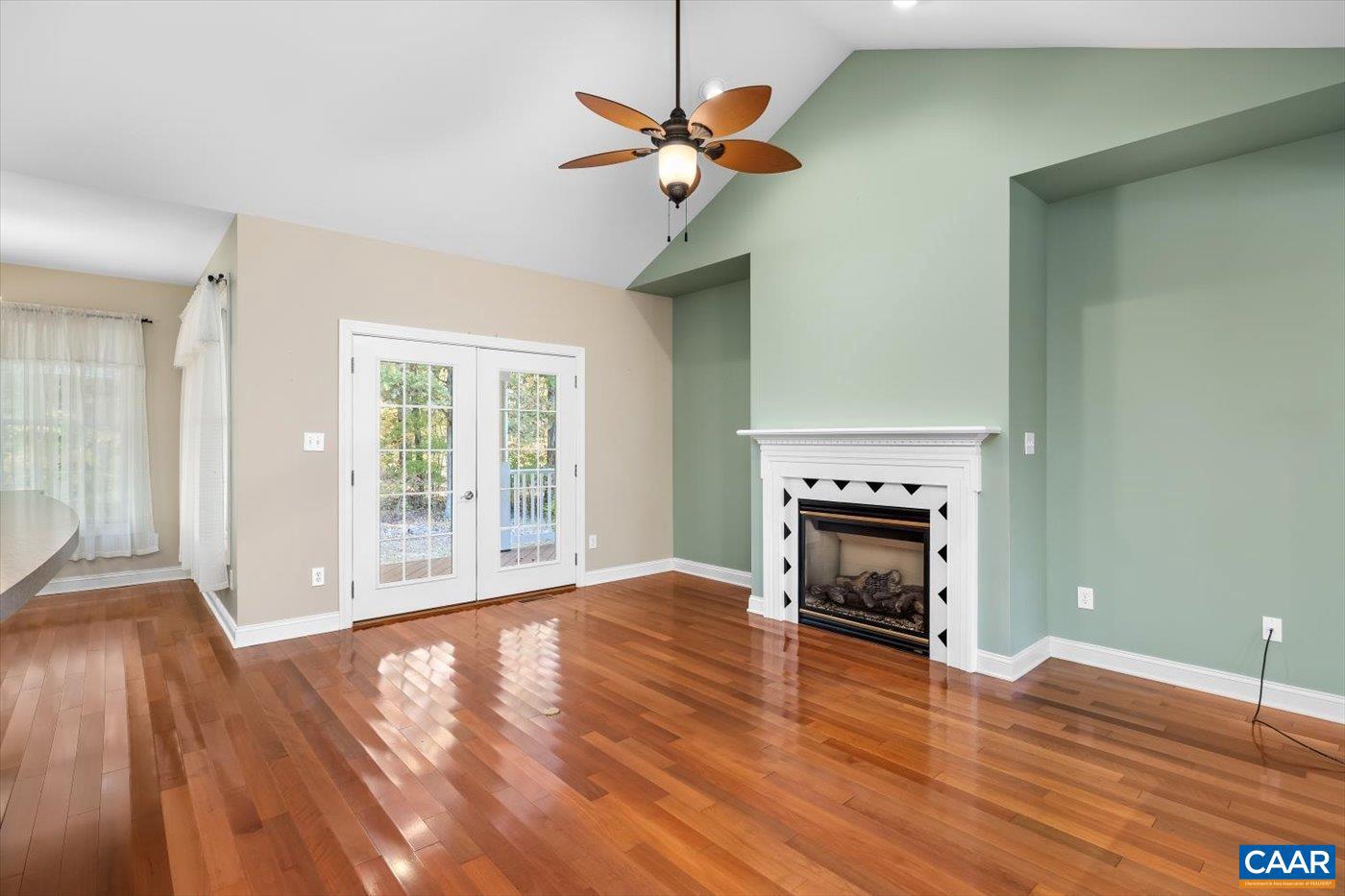 THE OAKS - Residential