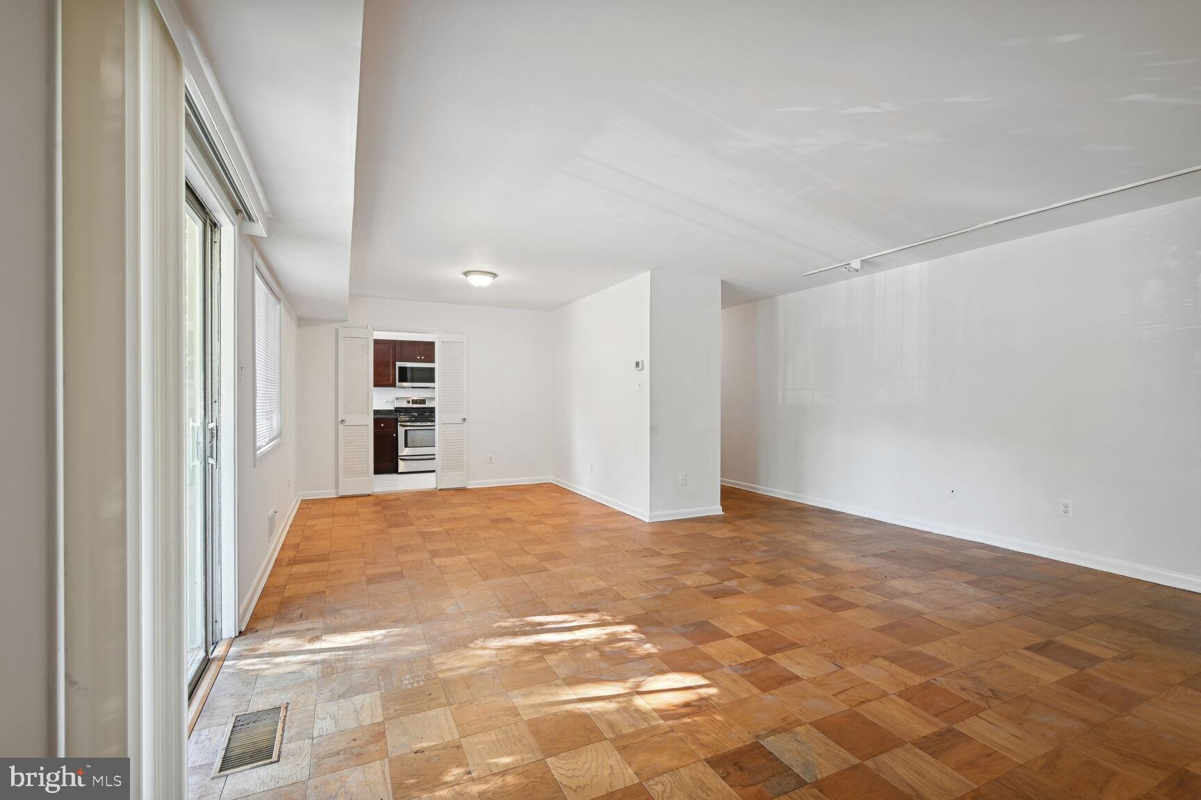 PARKSIDE CONDOMINIUMS - Residential Lease