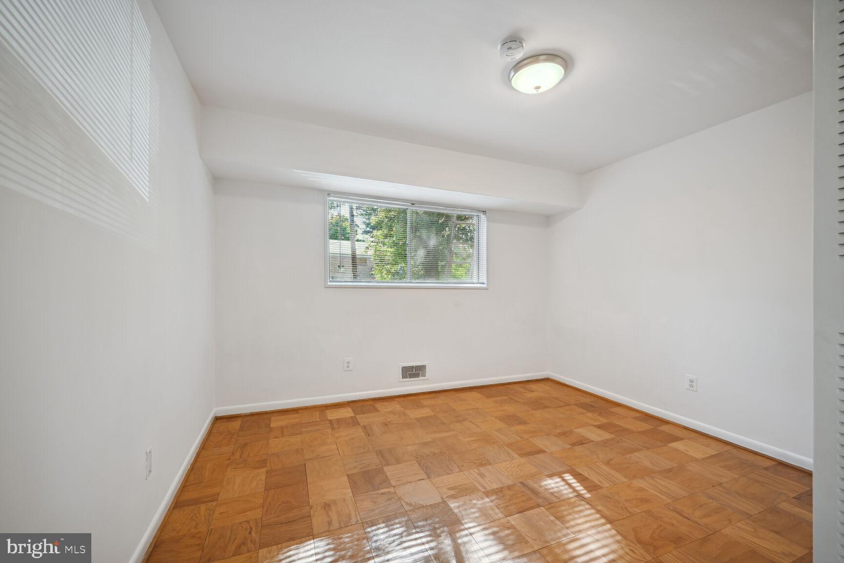 PARKSIDE CONDOMINIUMS - Residential Lease