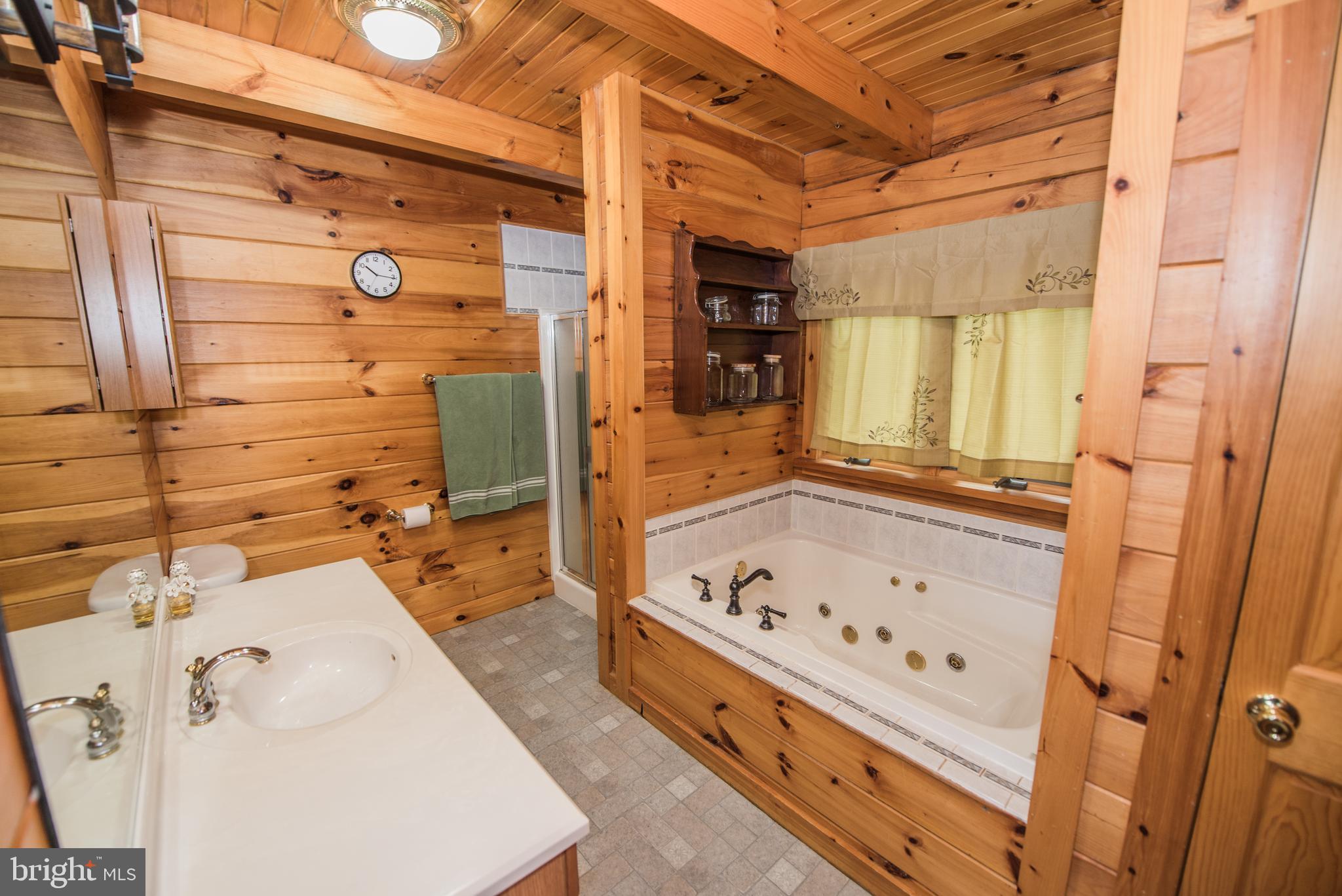 ROUND TOP ESTATES - Residential