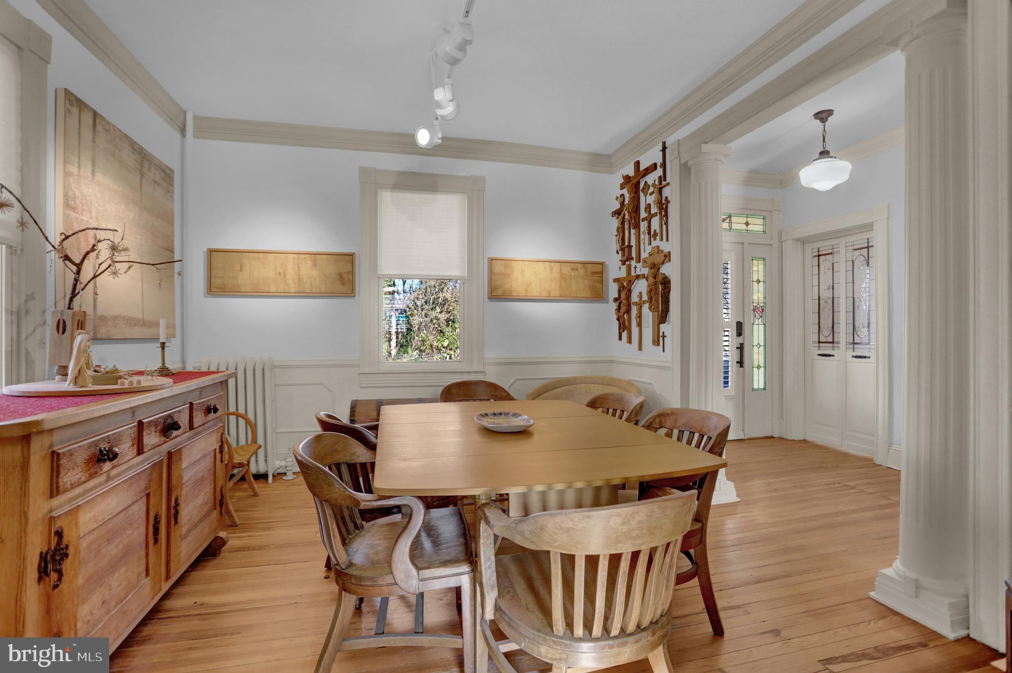 LAURAVILLE HISTORIC DISTRICT - Residential