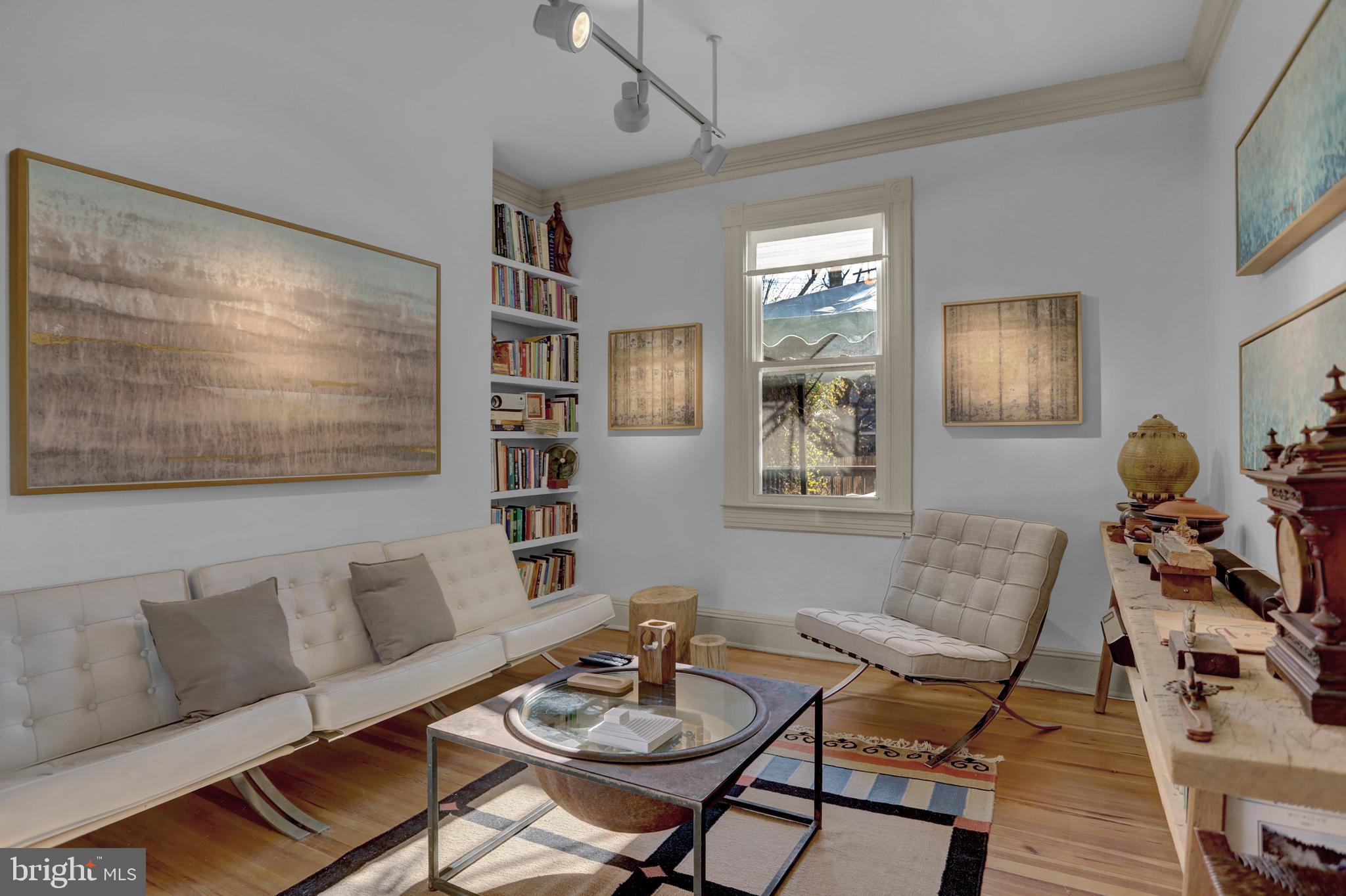 LAURAVILLE HISTORIC DISTRICT - Residential