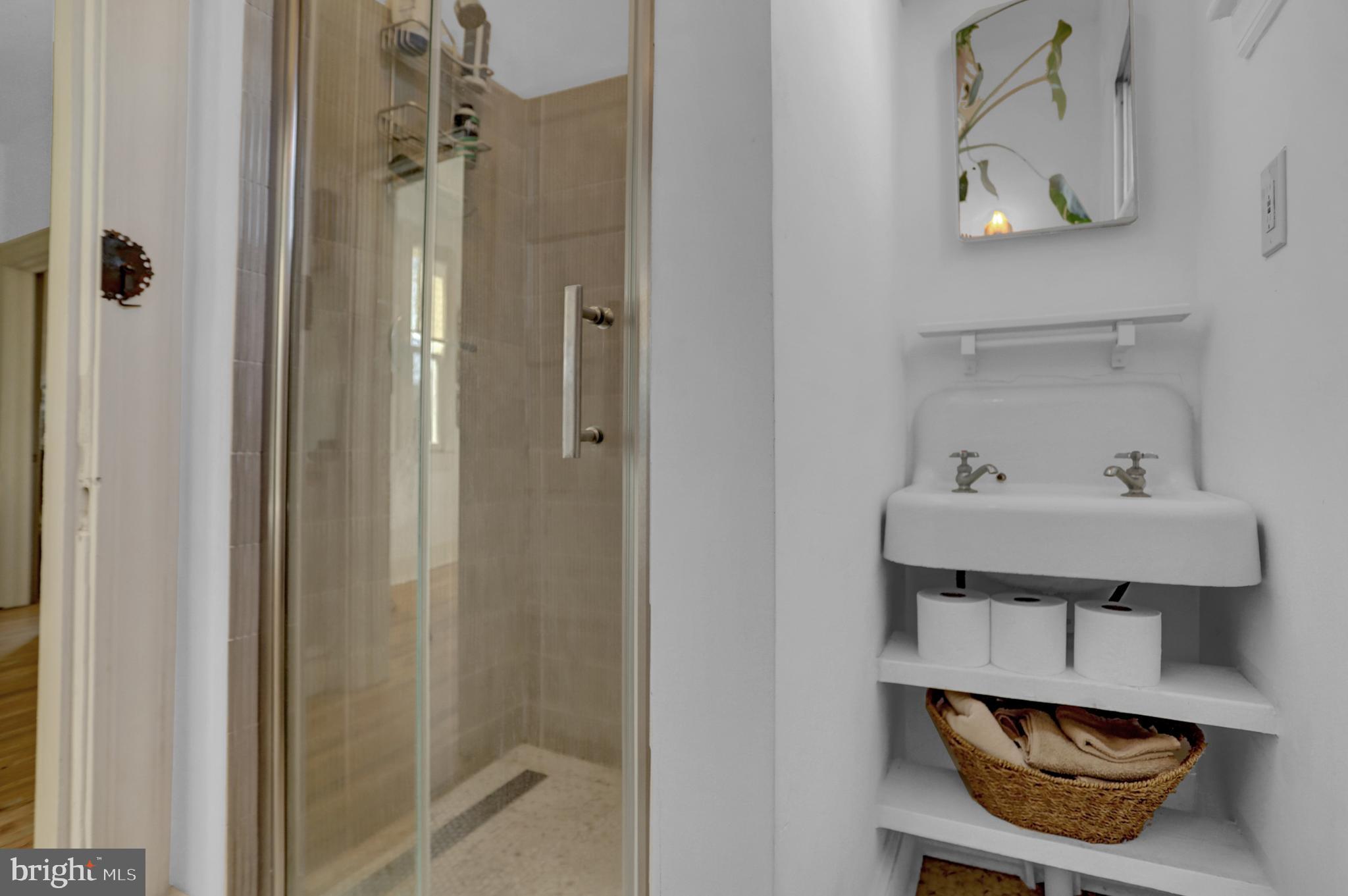 LAURAVILLE HISTORIC DISTRICT - Residential