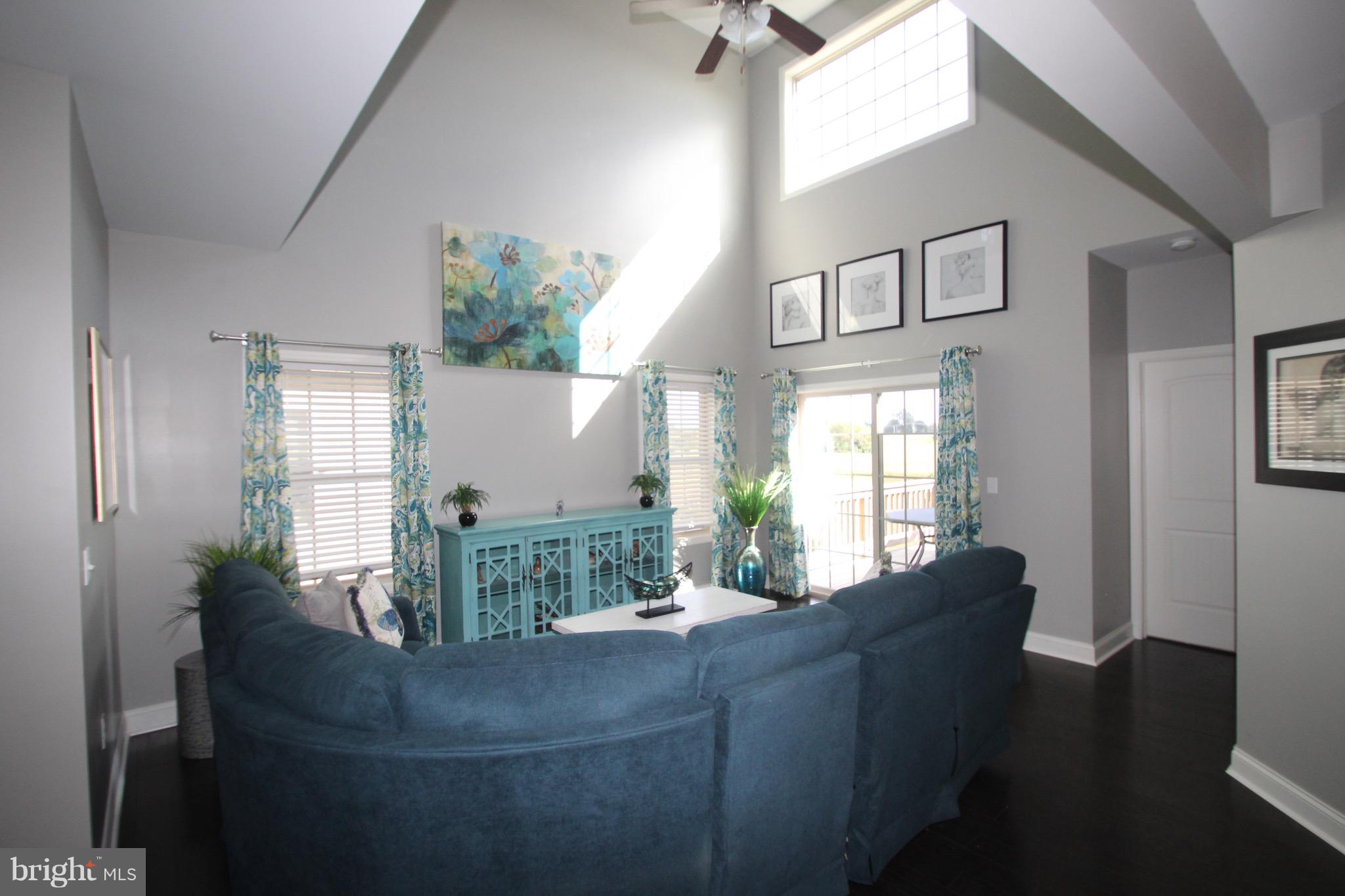 ELM TREE - Residential