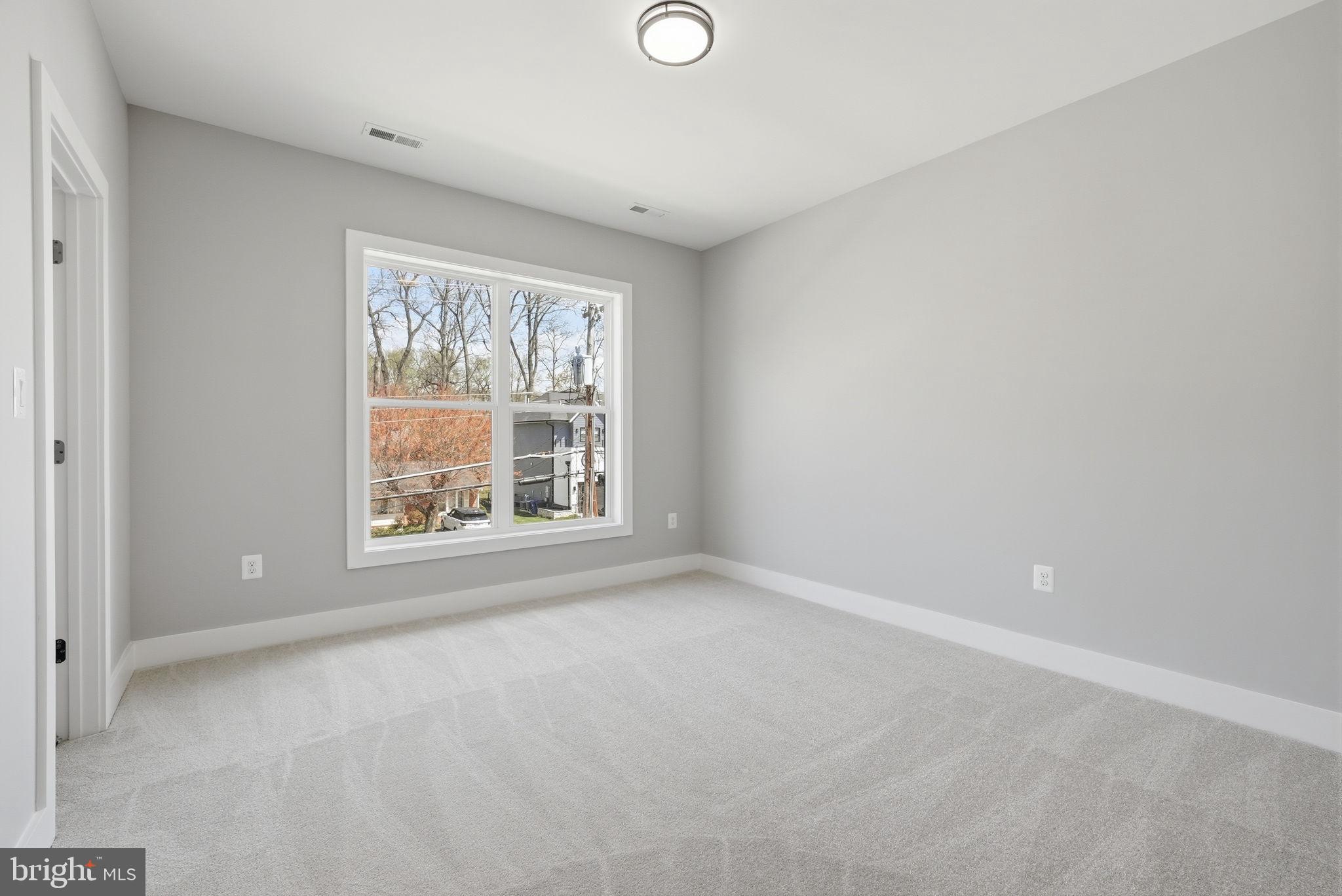 VIENNA WOODS - Residential