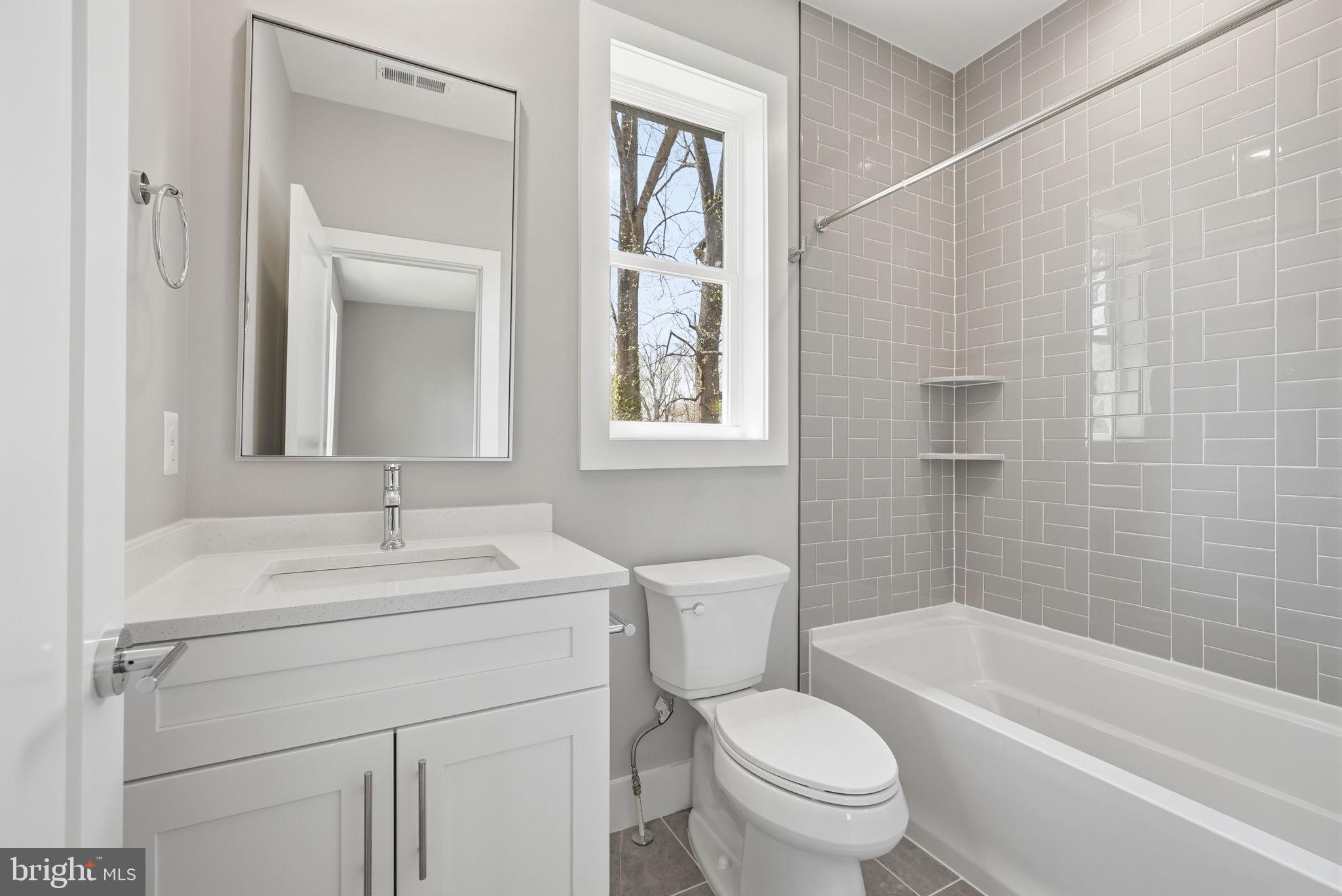 VIENNA WOODS - Residential