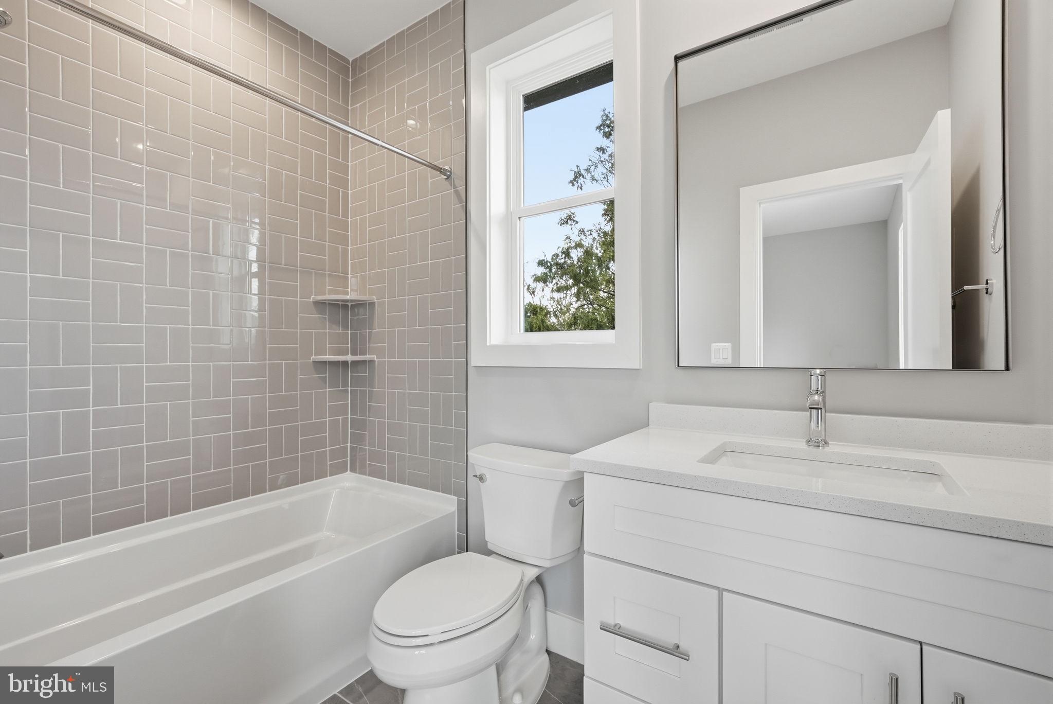 VIENNA WOODS - Residential