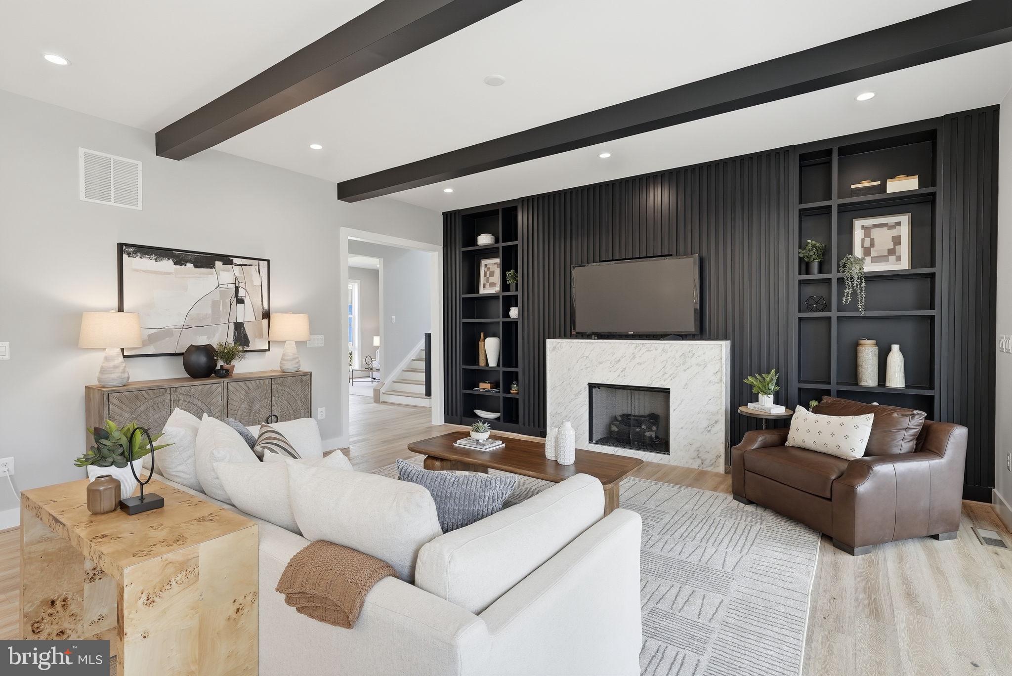 VIENNA WOODS - Residential