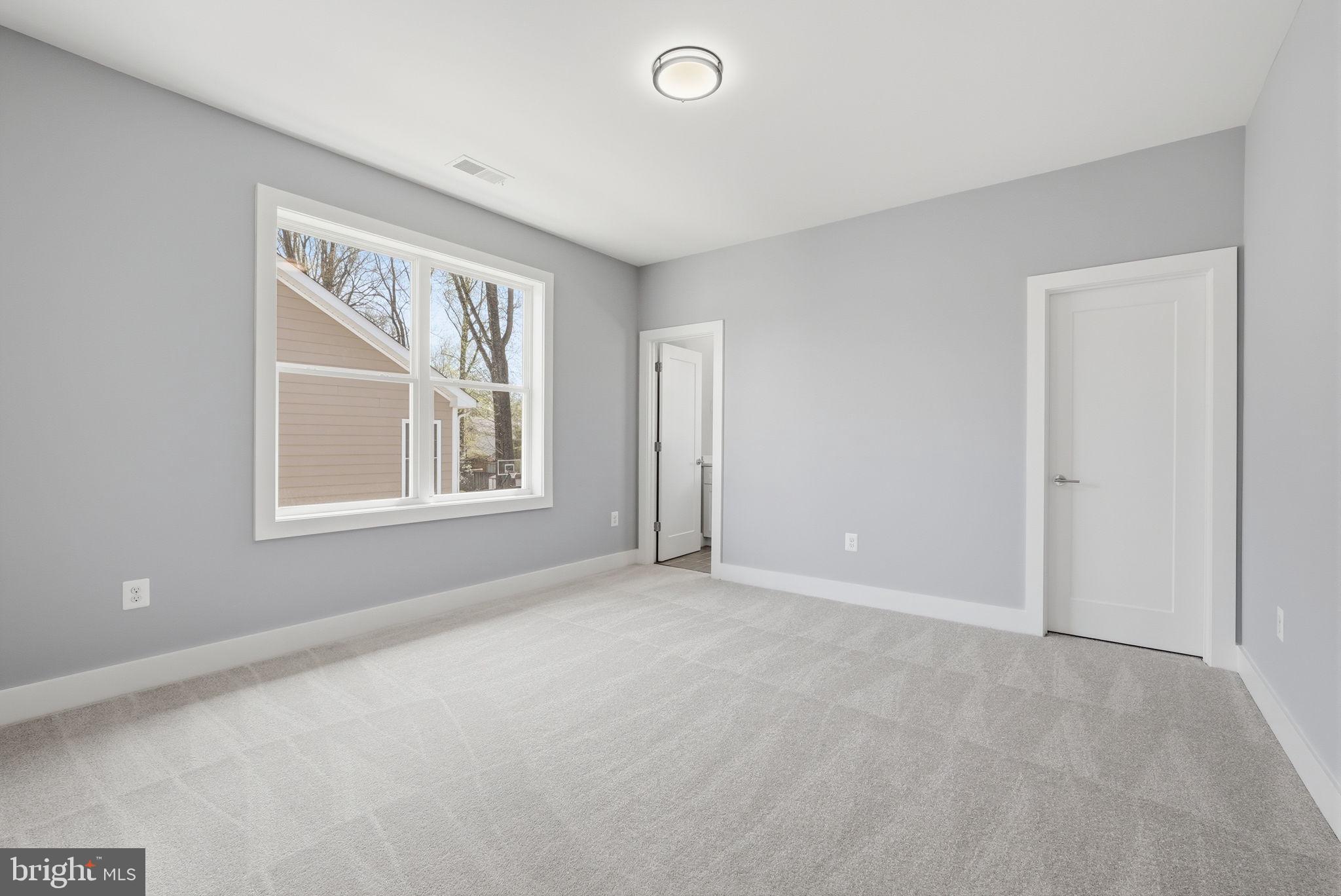 VIENNA WOODS - Residential