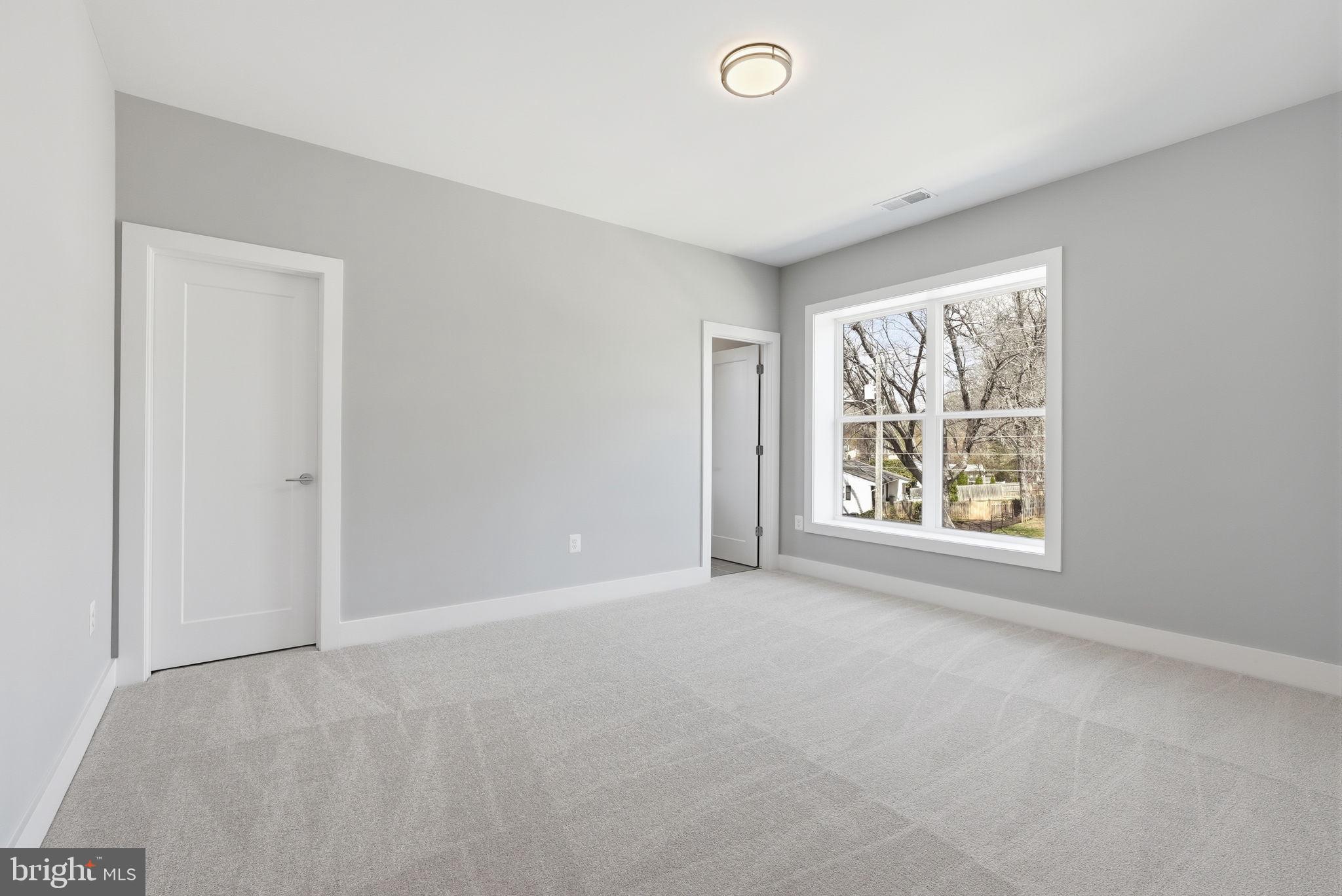 VIENNA WOODS - Residential