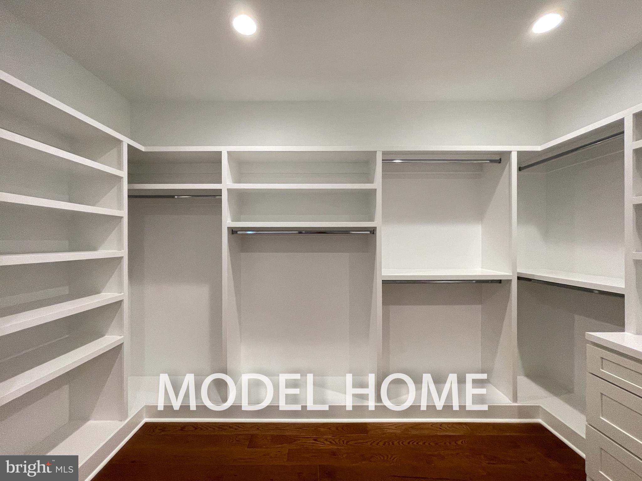 VIENNA WOODS - Residential