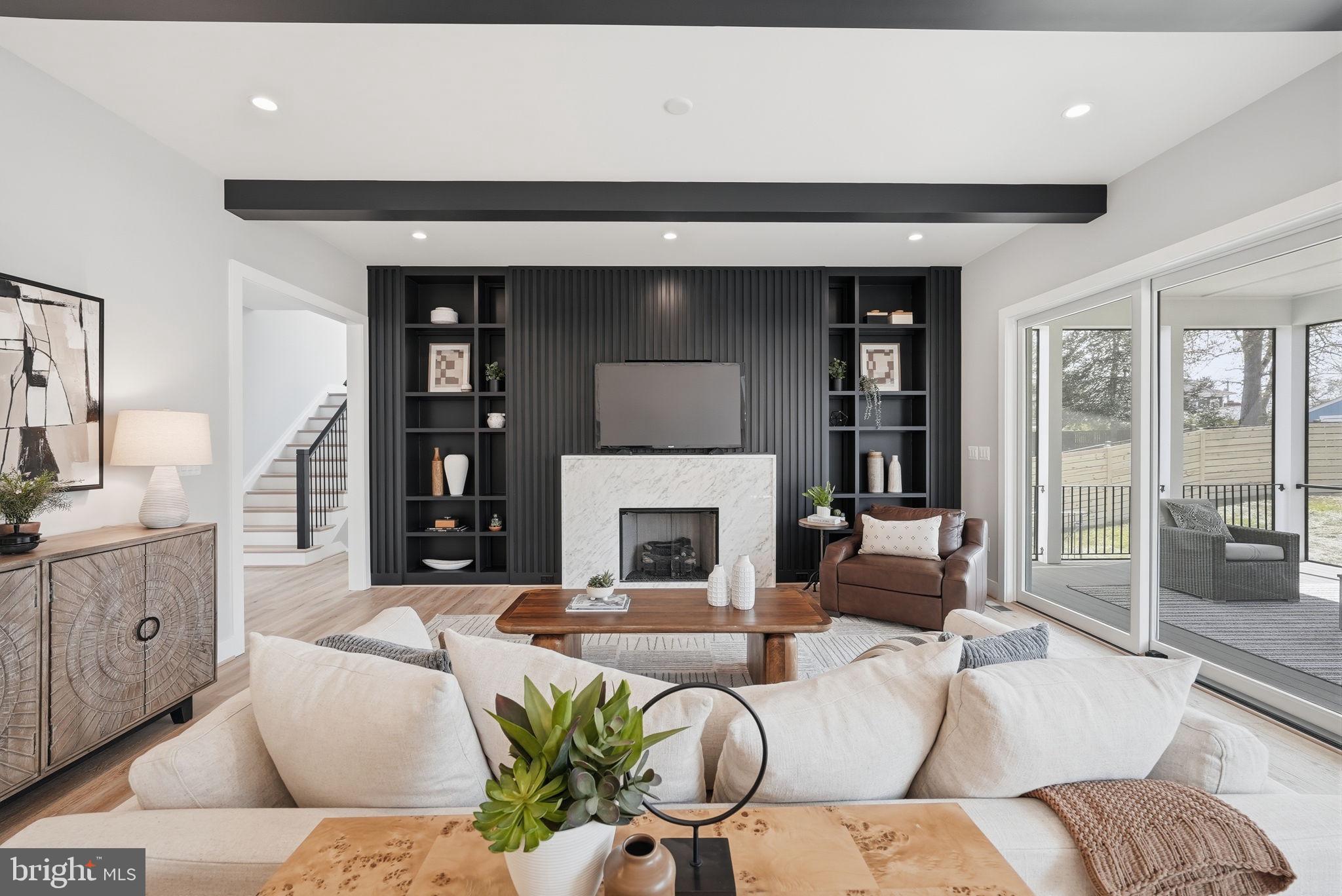 VIENNA WOODS - Residential