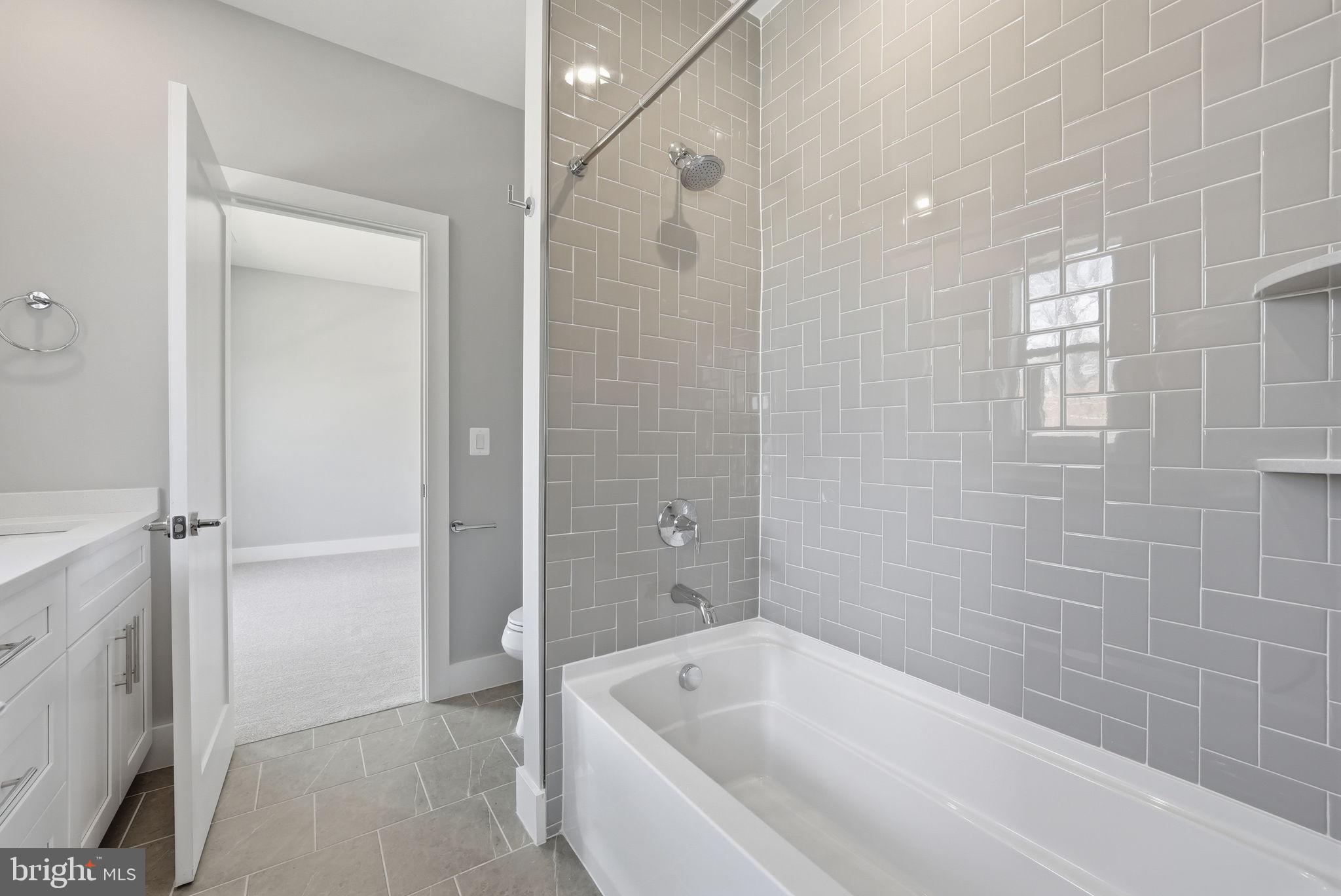 VIENNA WOODS - Residential